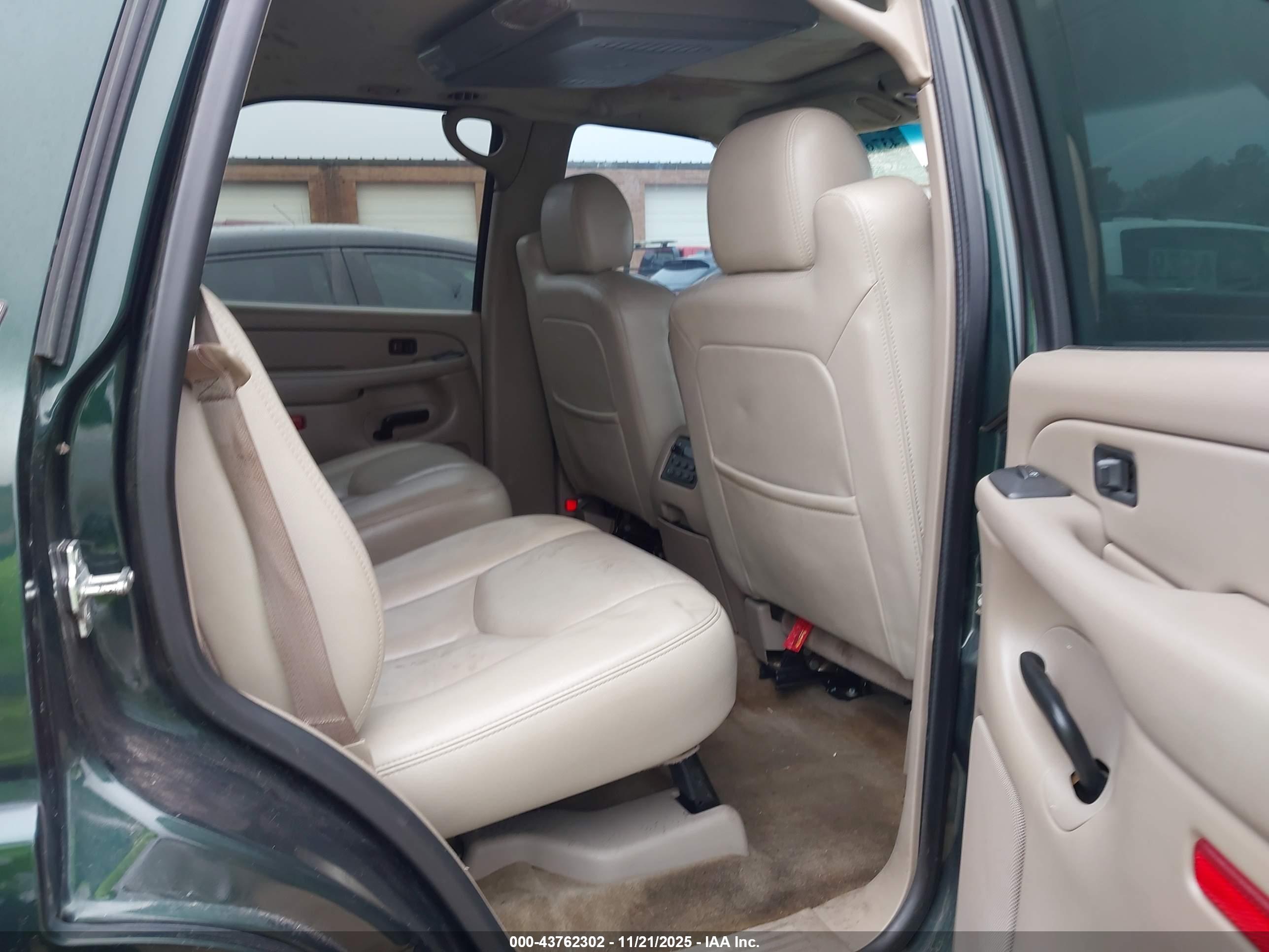 CHEVROLET TAHOE image 8