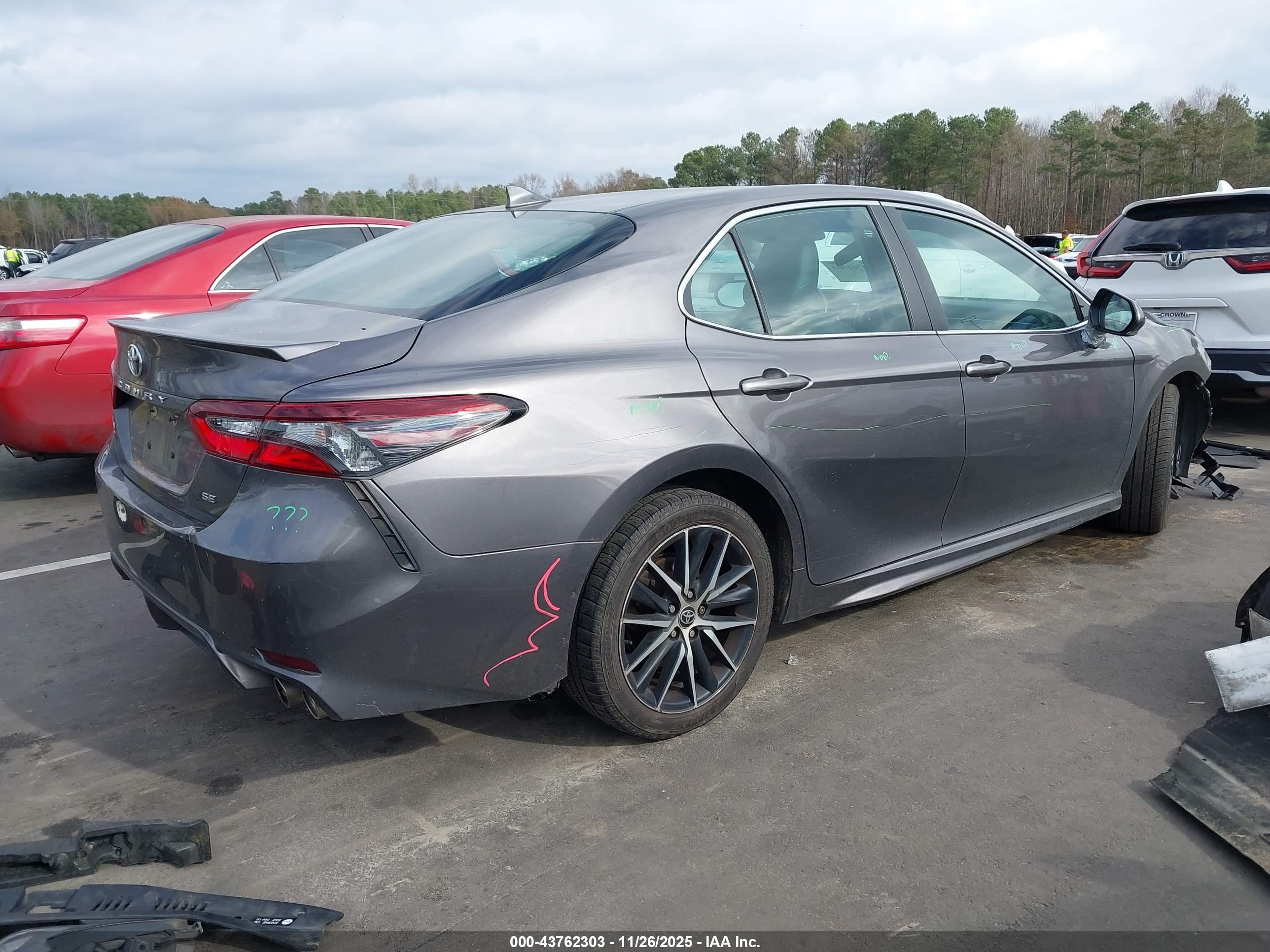 TOYOTA CAMRY image 4