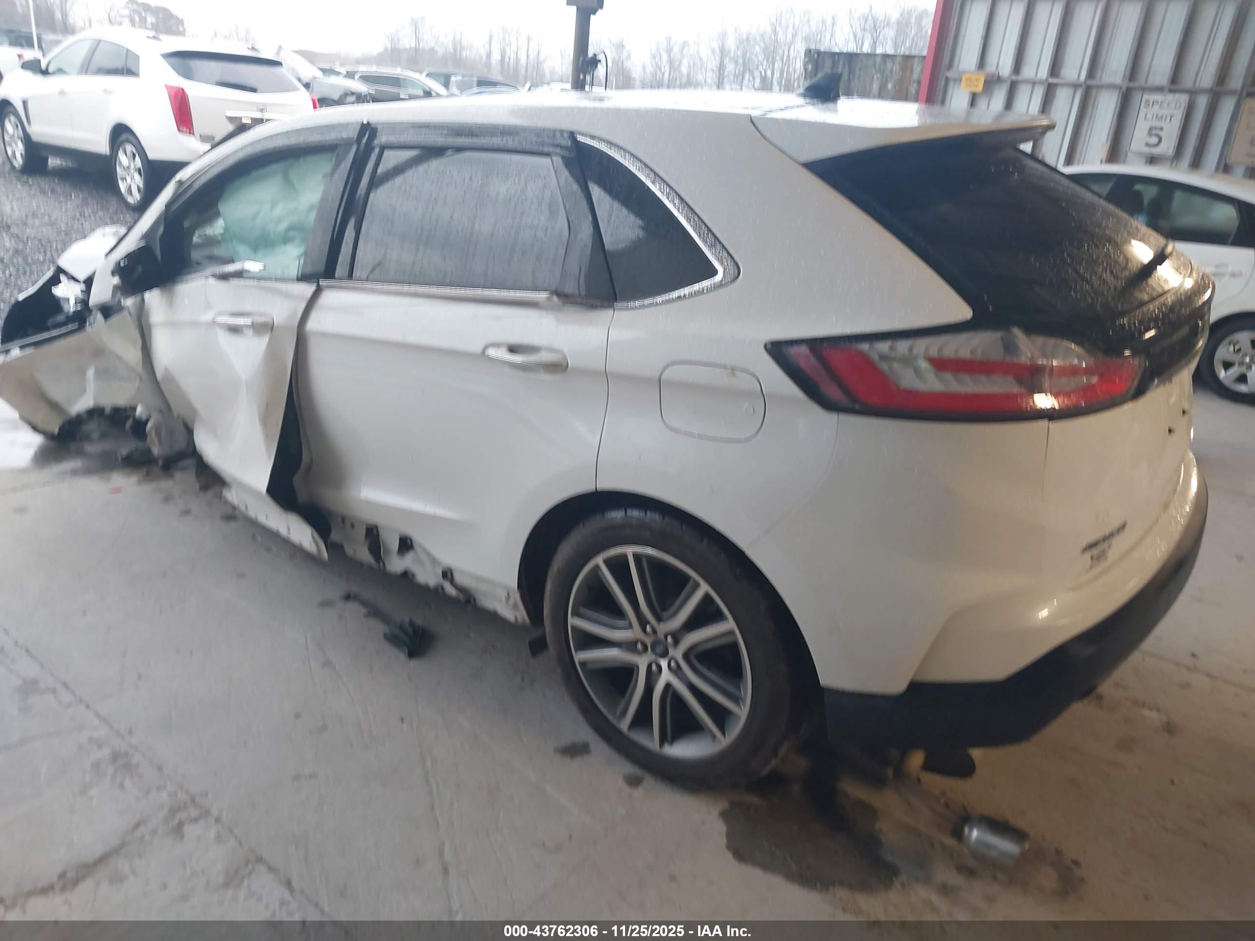 FORD EDGE image 3