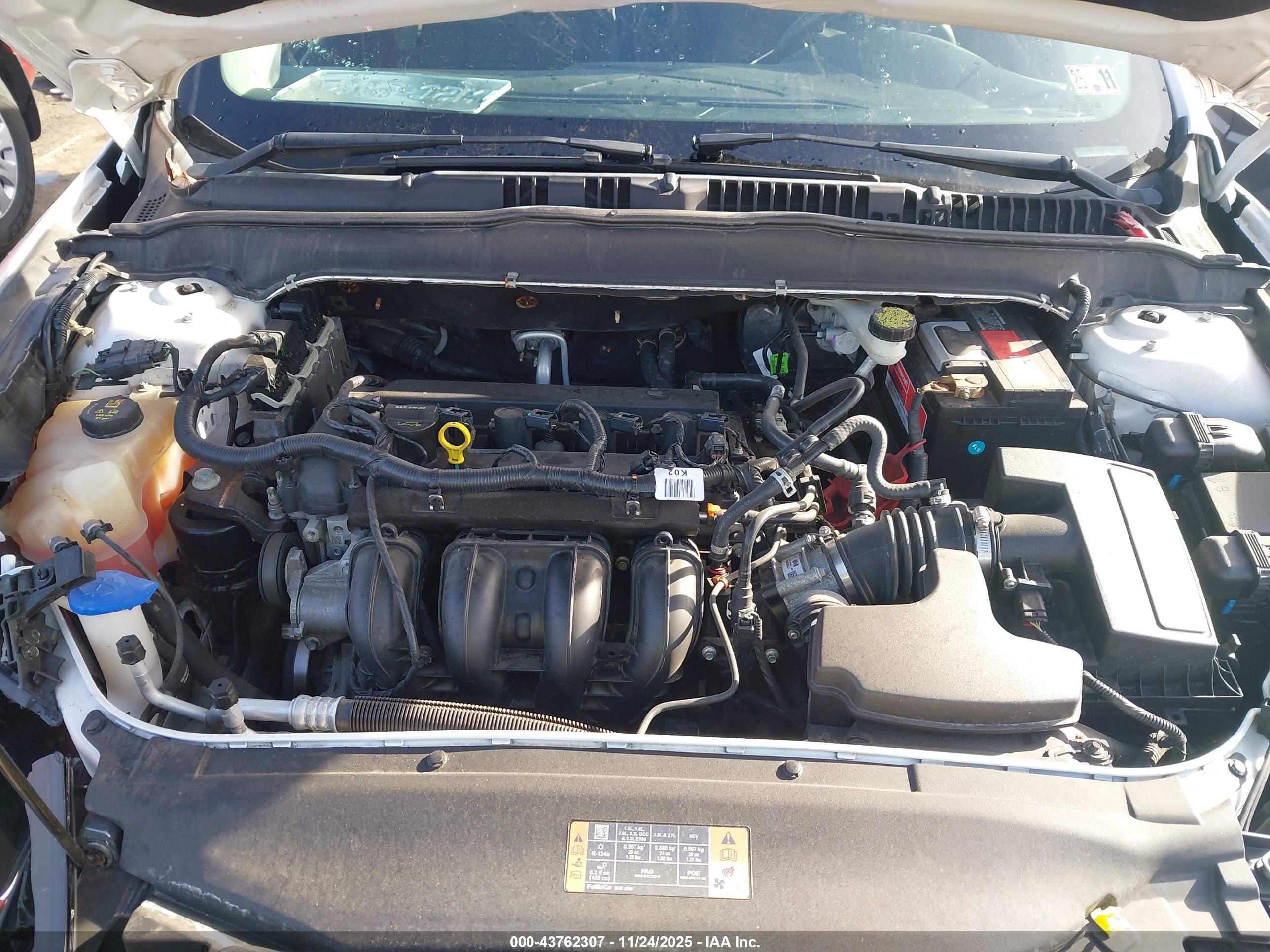 FORD FUSION image 10