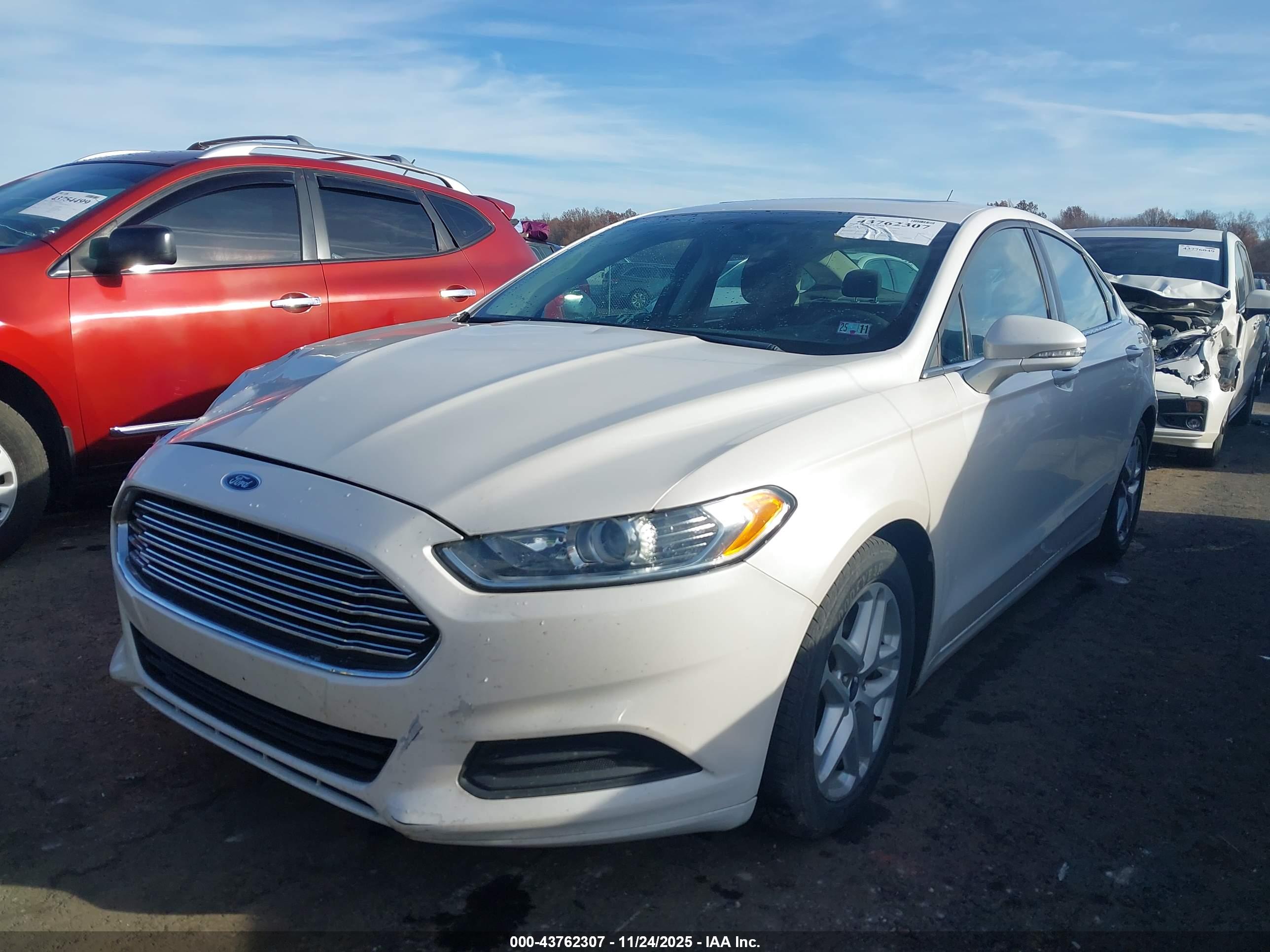 FORD FUSION image 2