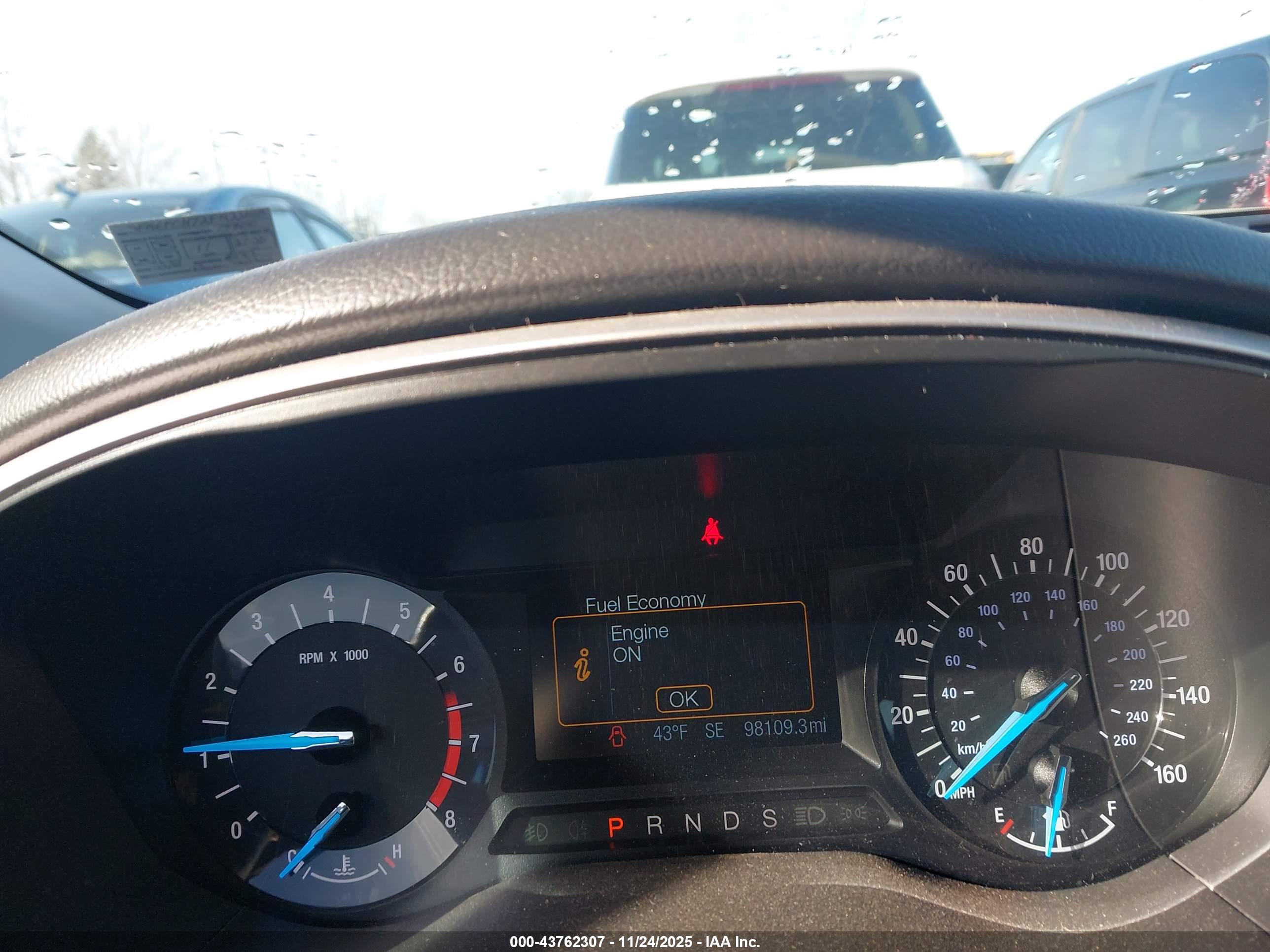 FORD FUSION image 7