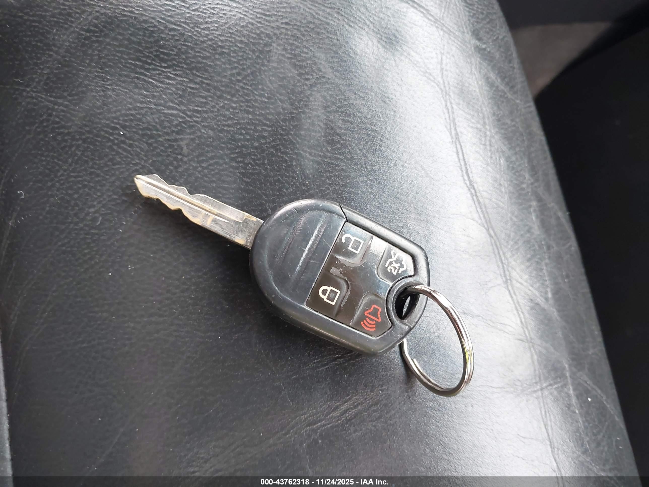 FORD EXPLORER image 11