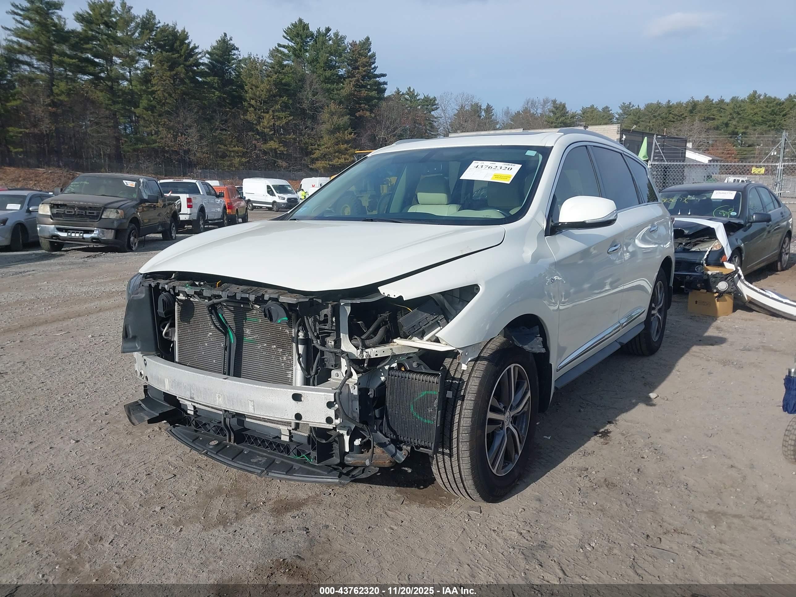 INFINITI QX60 image 2