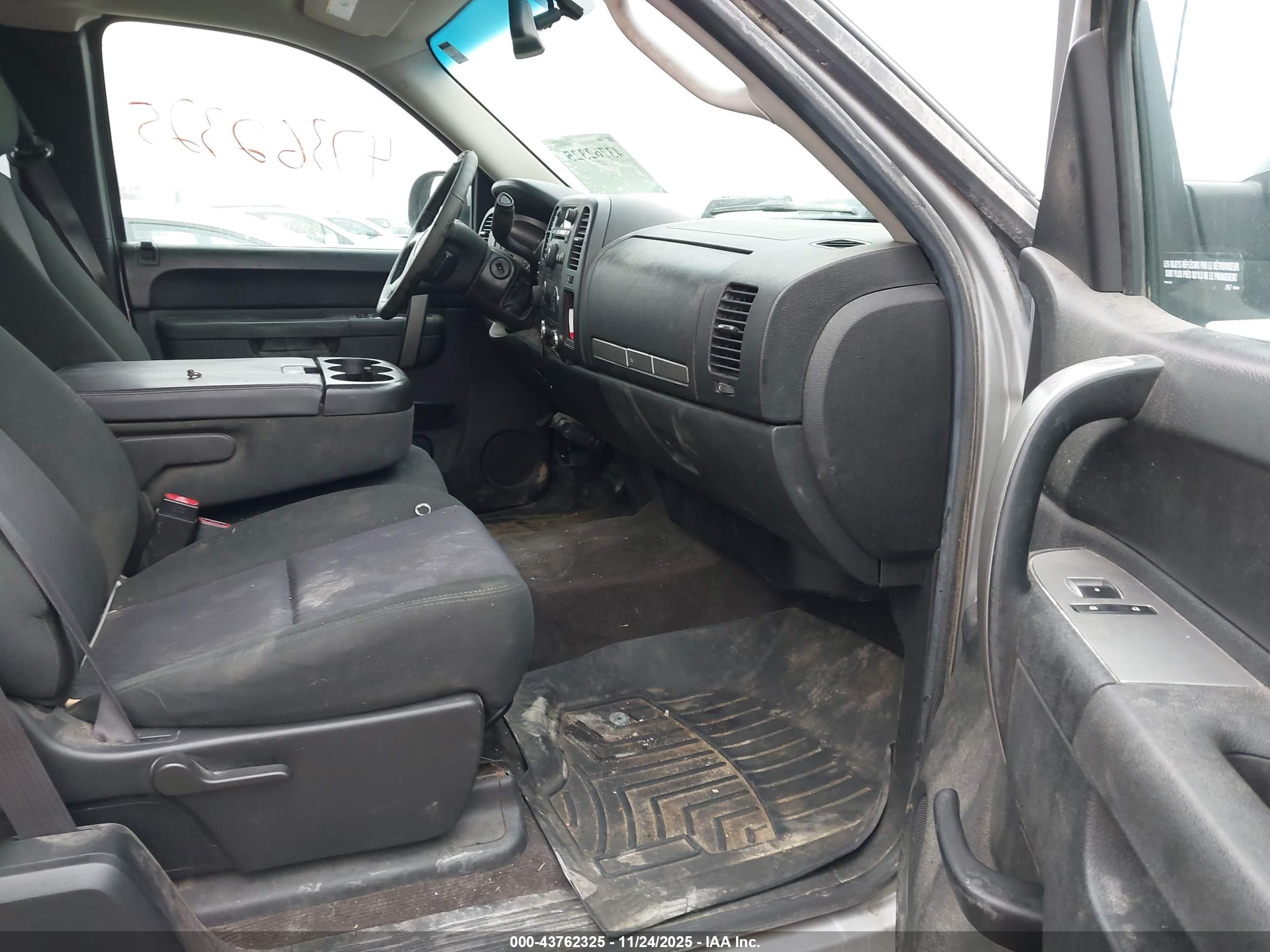 GMC SIERRA image 5