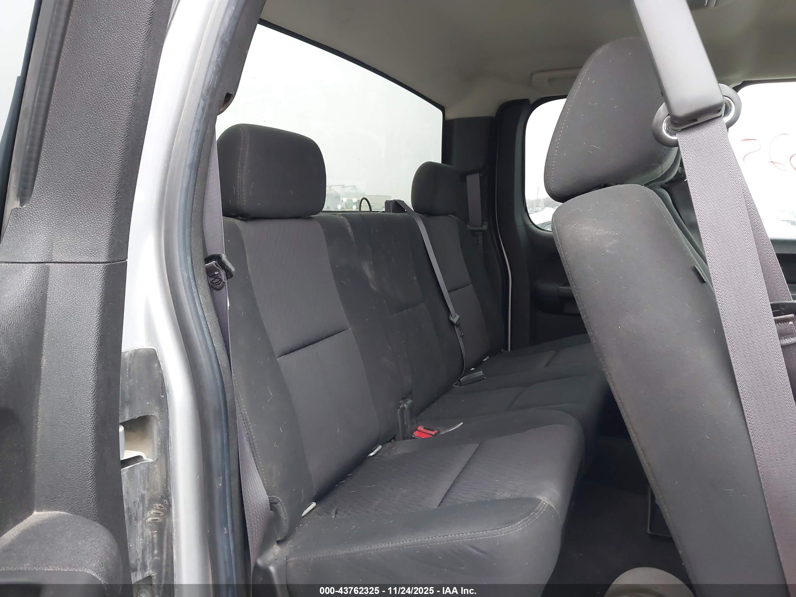 GMC SIERRA image 8