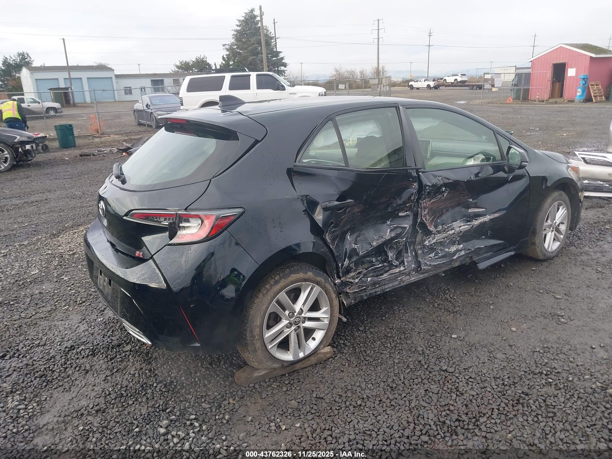 TOYOTA COROLLA image 4