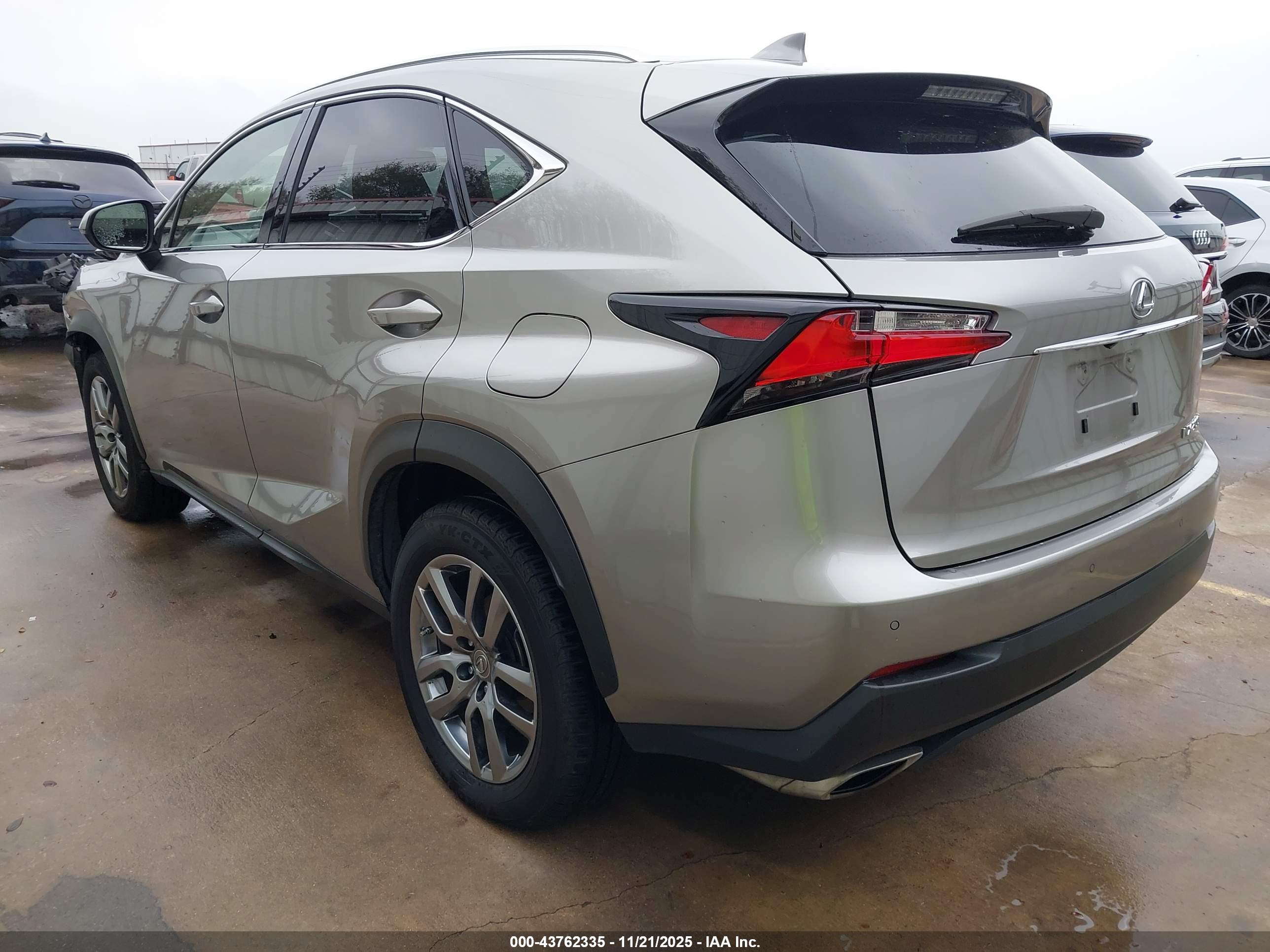LEXUS NX image 3