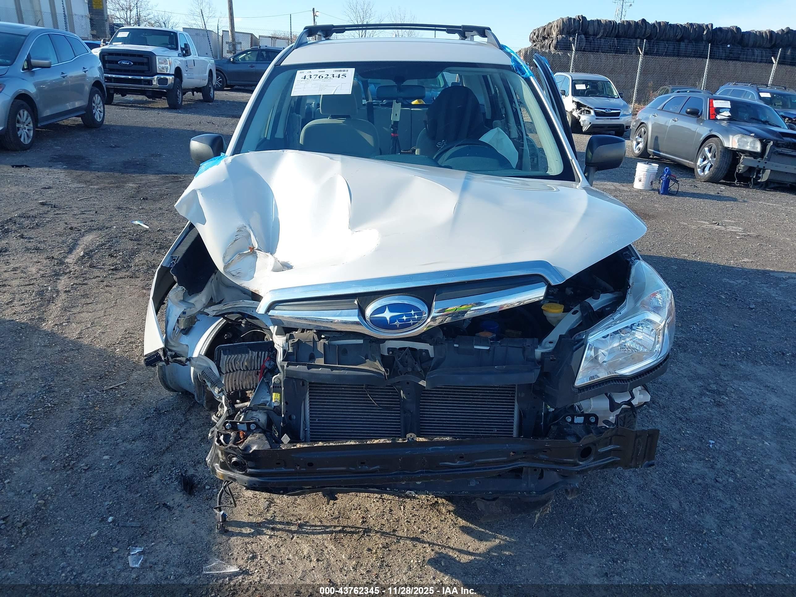 SUBARU FORESTER image 6