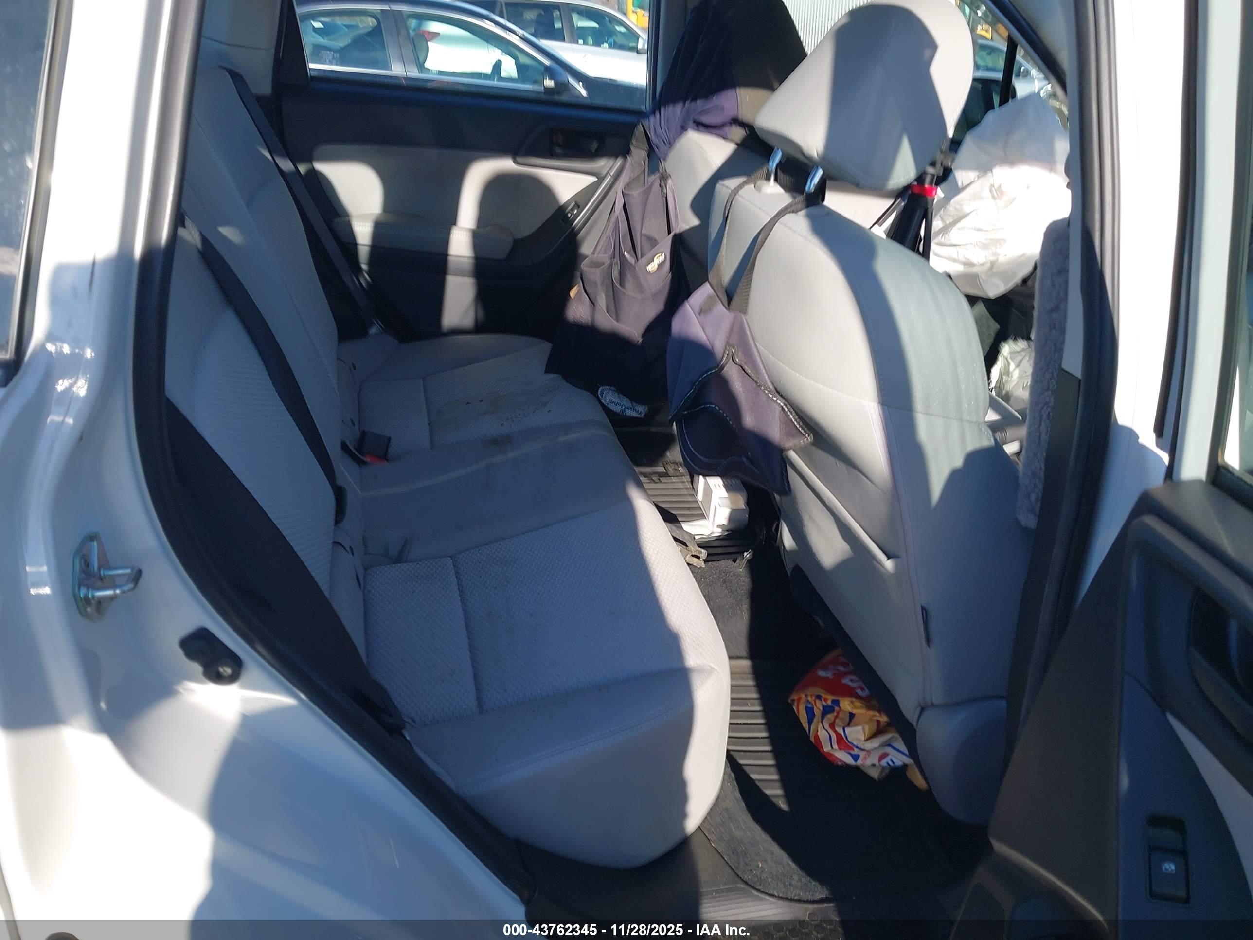 SUBARU FORESTER image 8