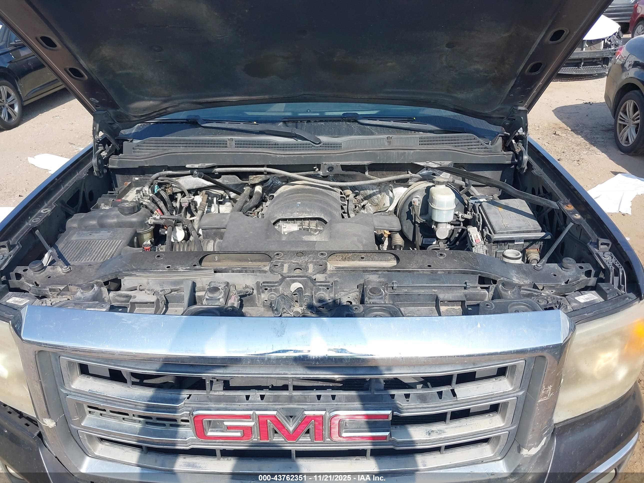 GMC SIERRA image 10