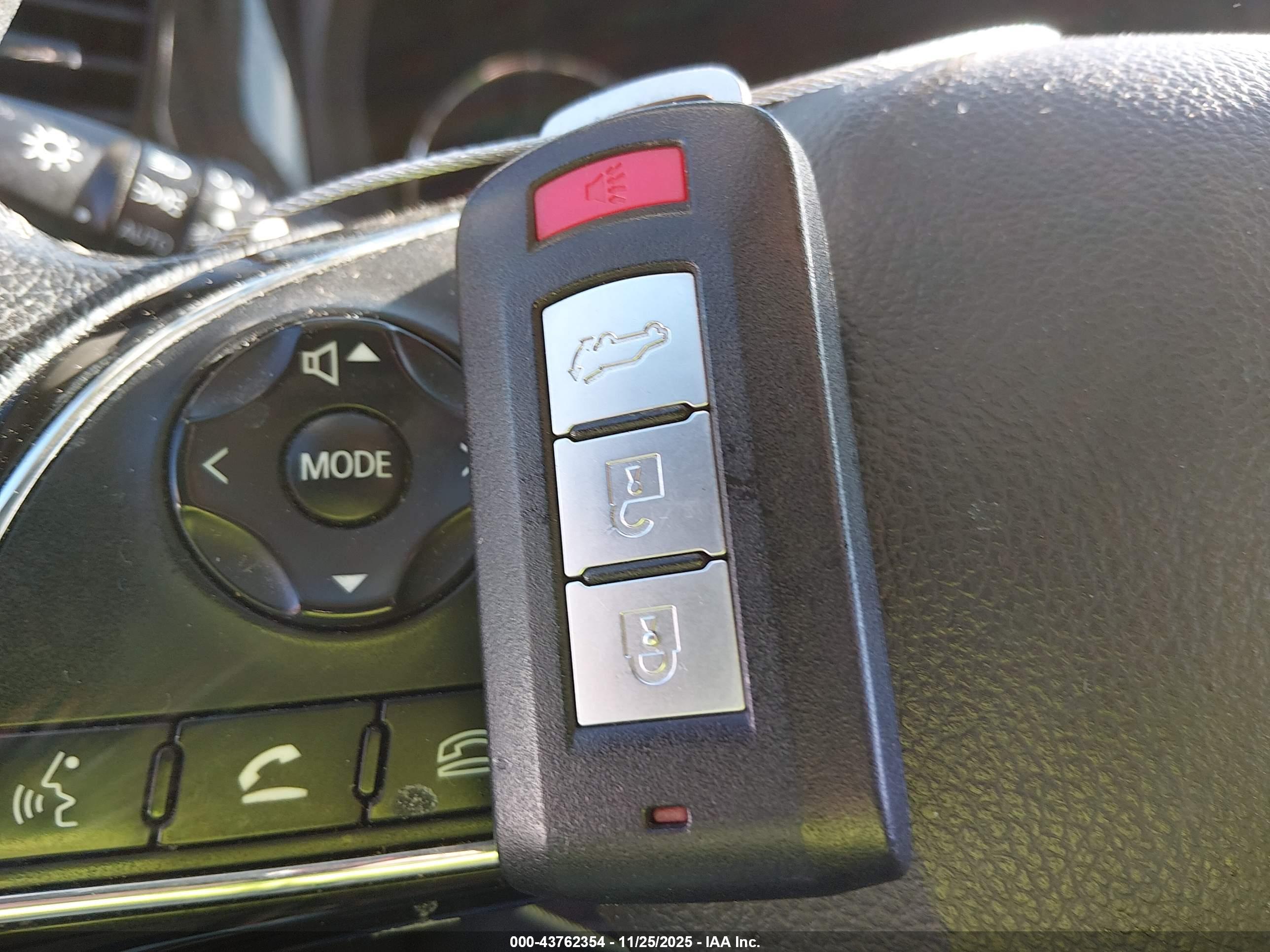 MITSUBISHI OUTLANDER image 11