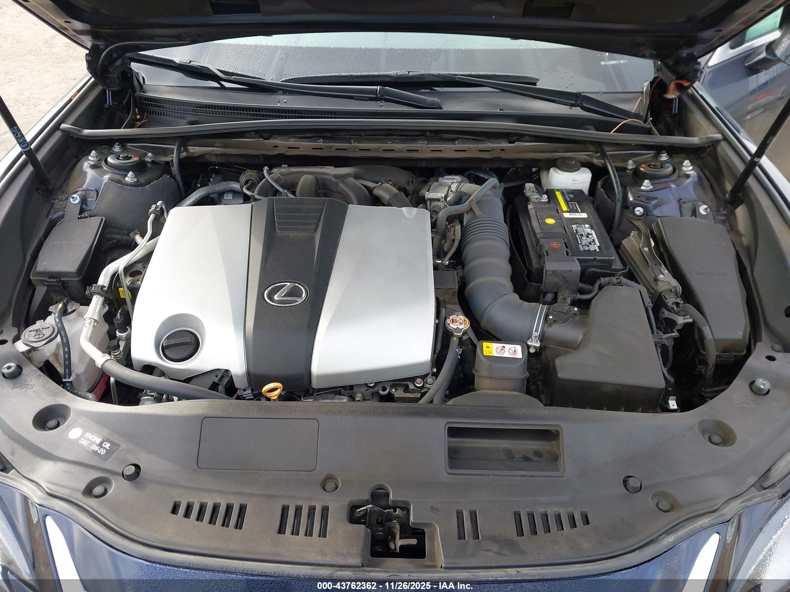 LEXUS ES image 10