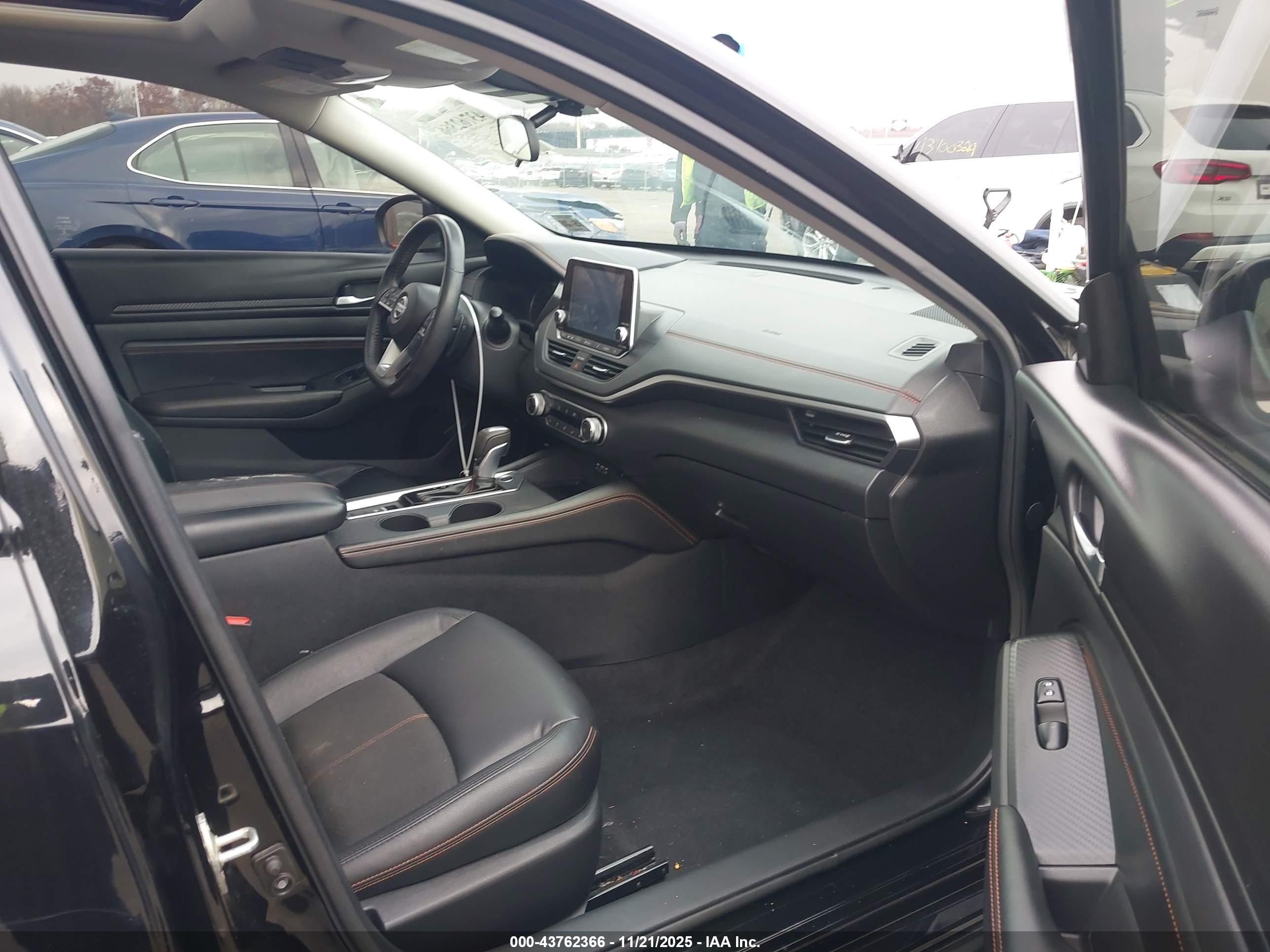 NISSAN ALTIMA image 5