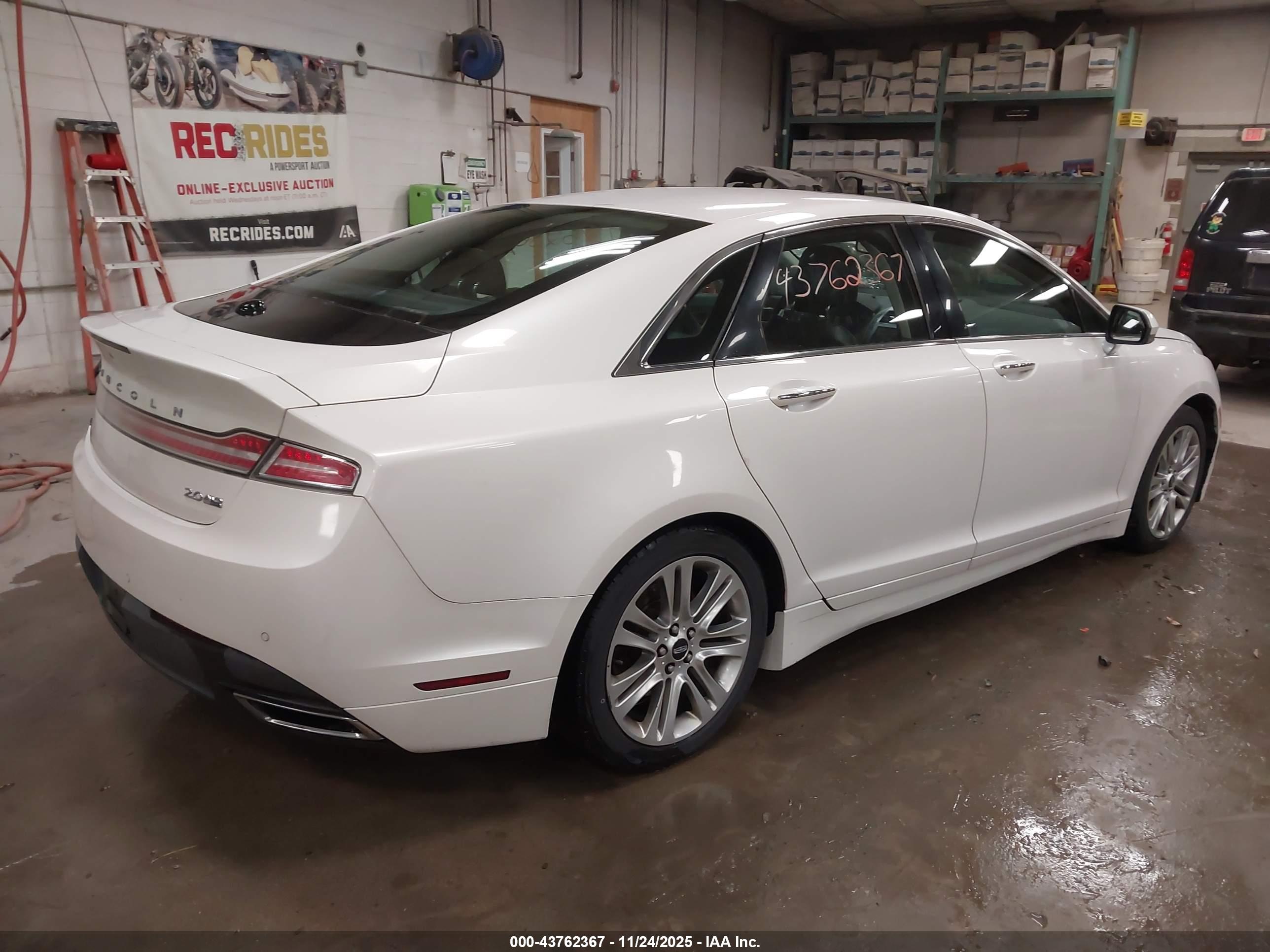 LINCOLN MKZ image 4