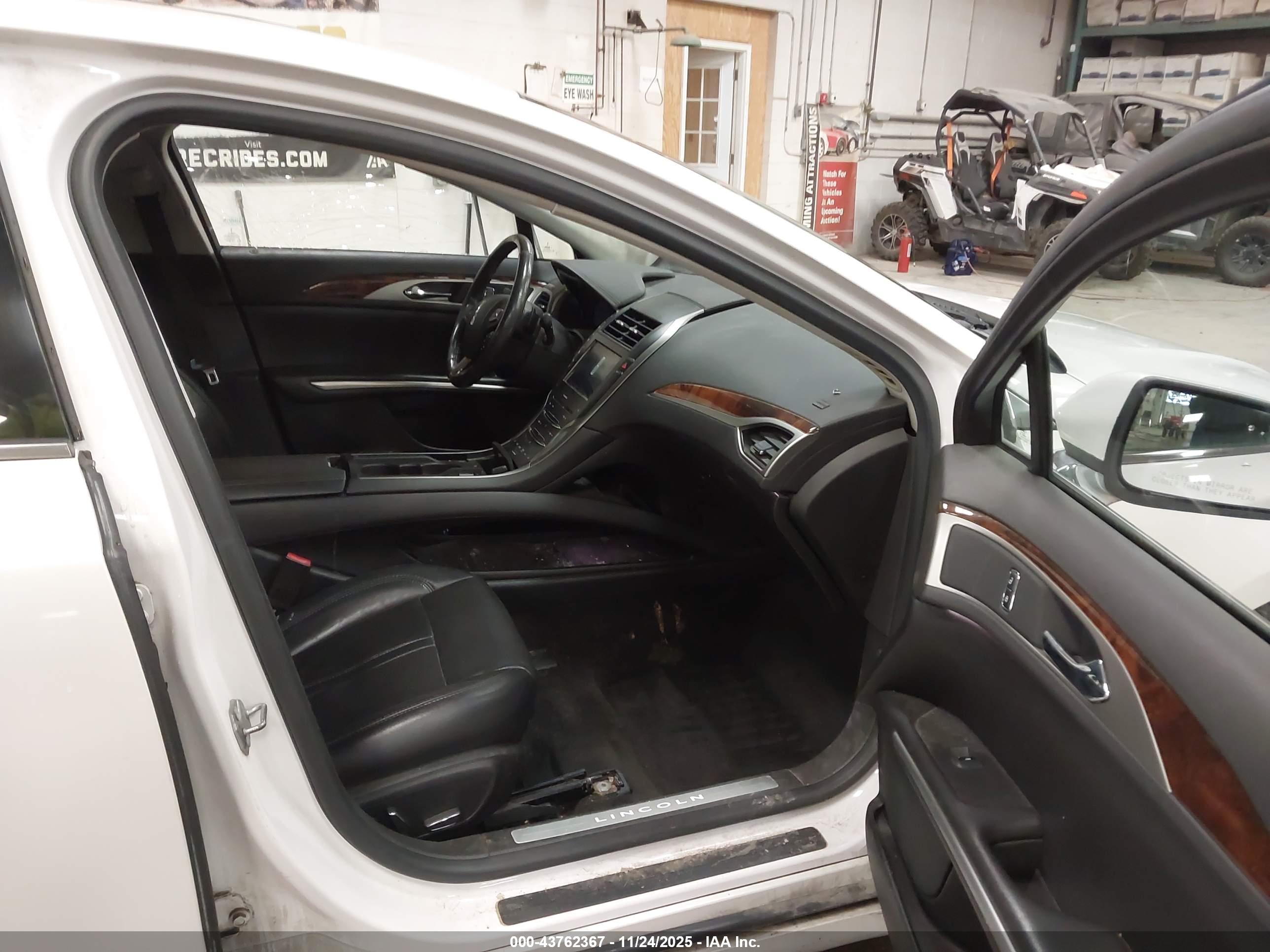 LINCOLN MKZ image 5