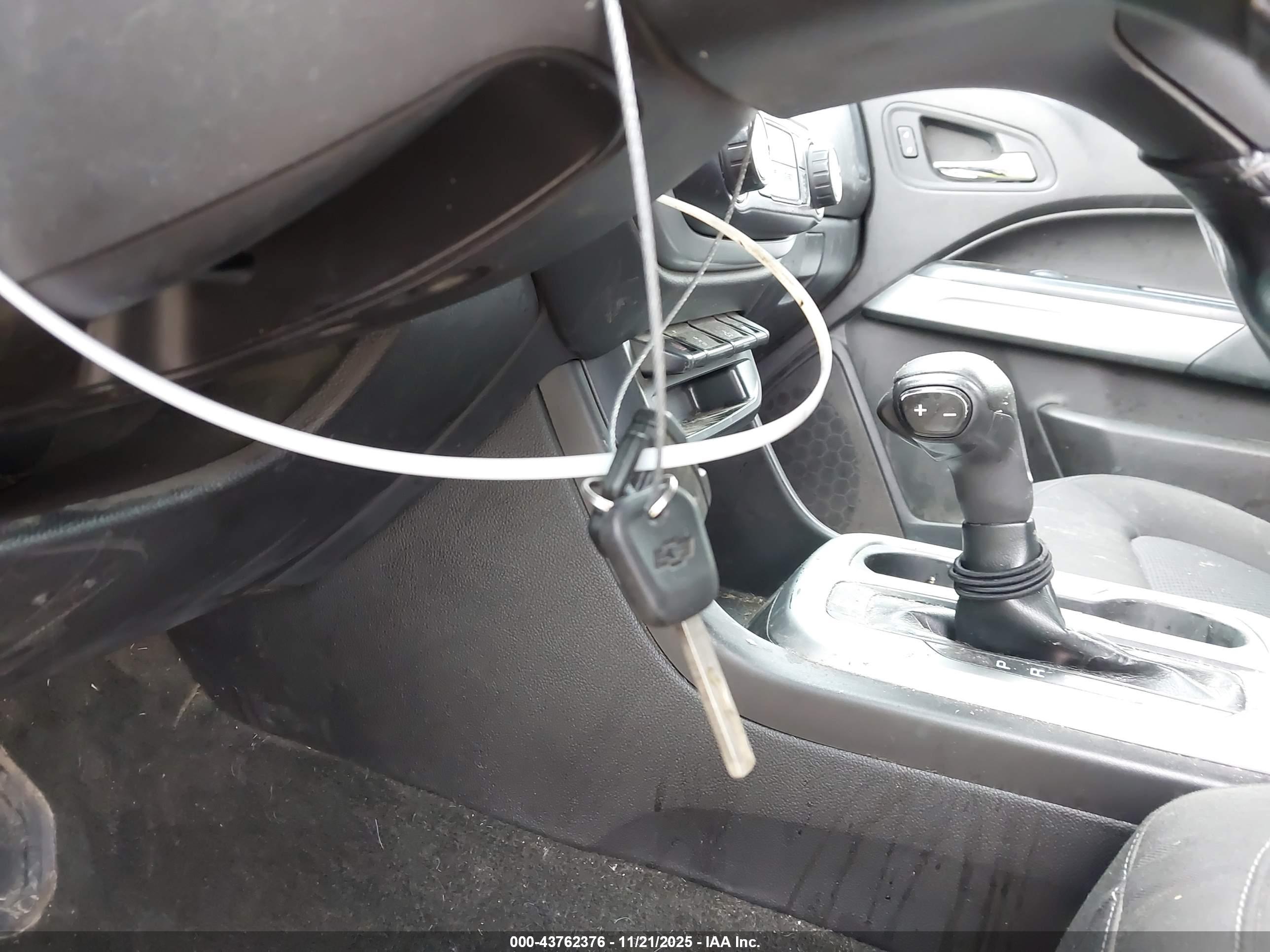 CHEVROLET COLORADO image 11