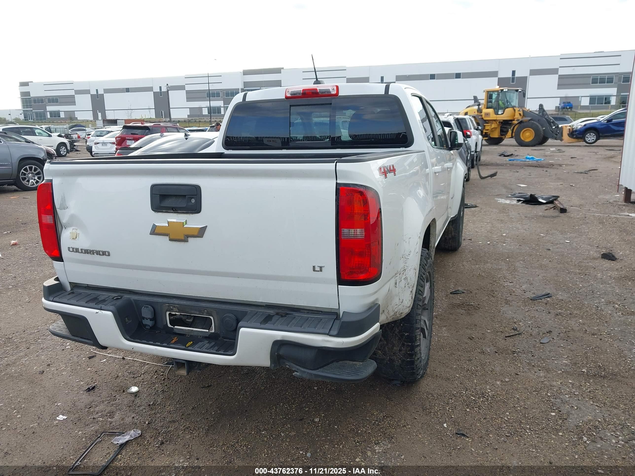 CHEVROLET COLORADO image 4