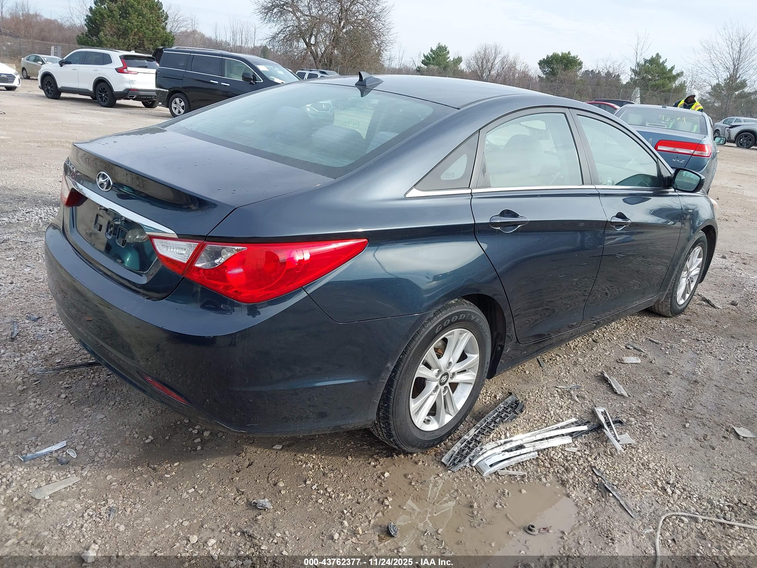 HYUNDAI SONATA image 4