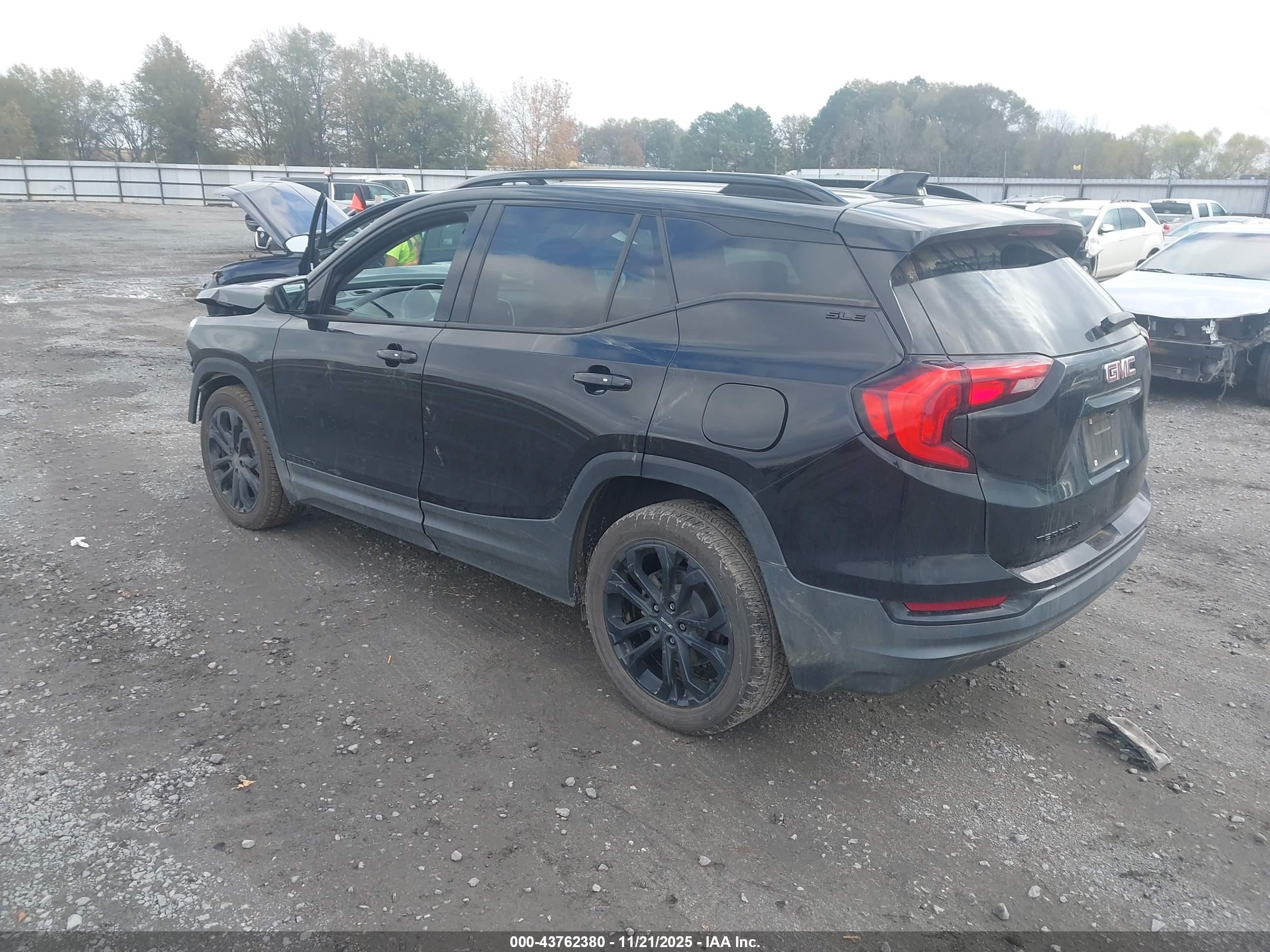 GMC TERRAIN image 3
