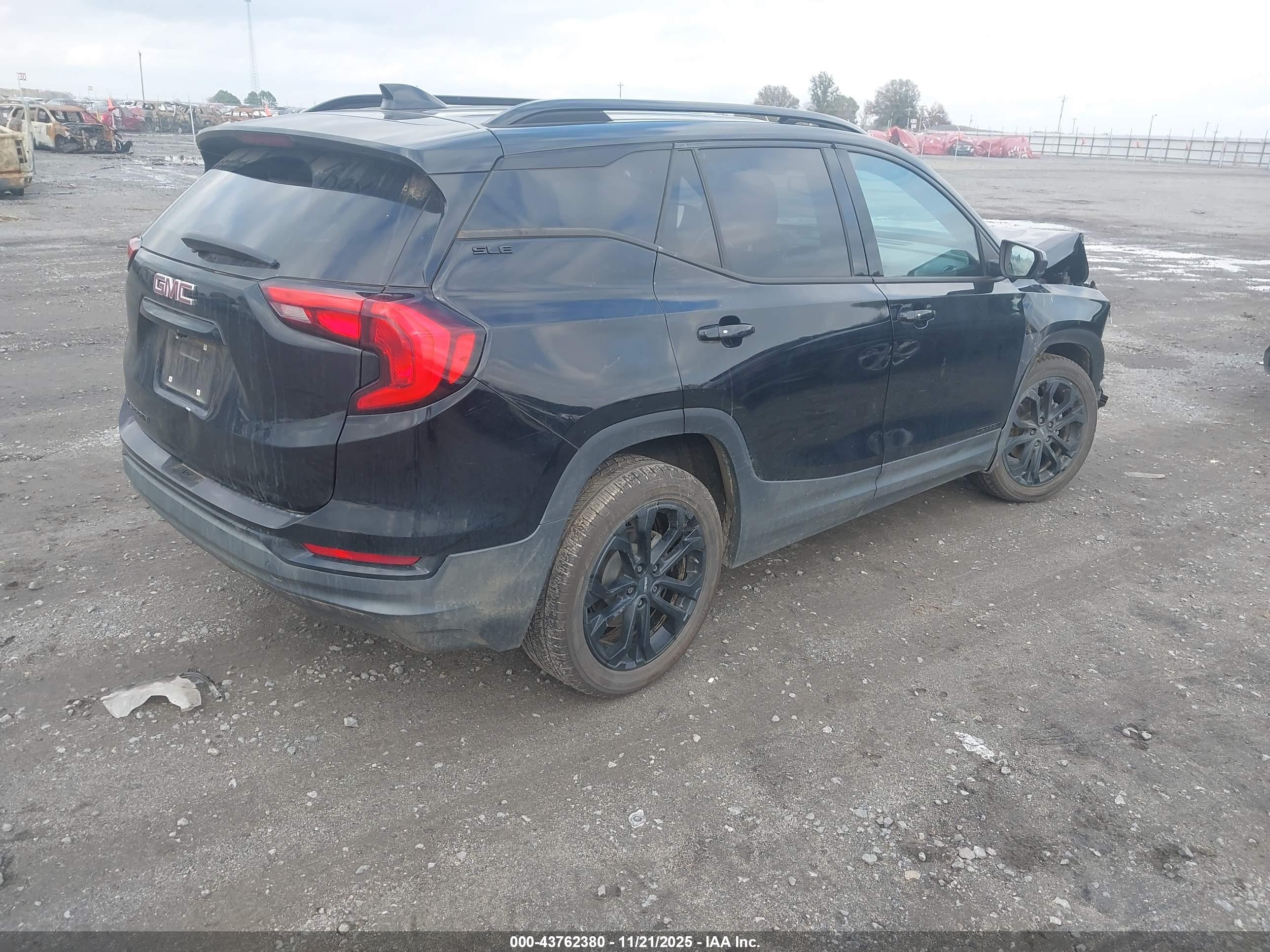 GMC TERRAIN image 4