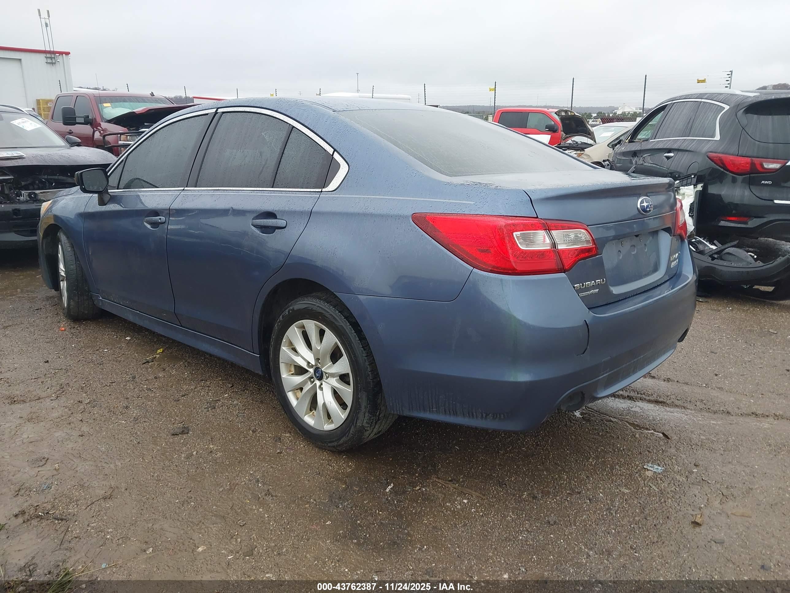 SUBARU LEGACY image 3