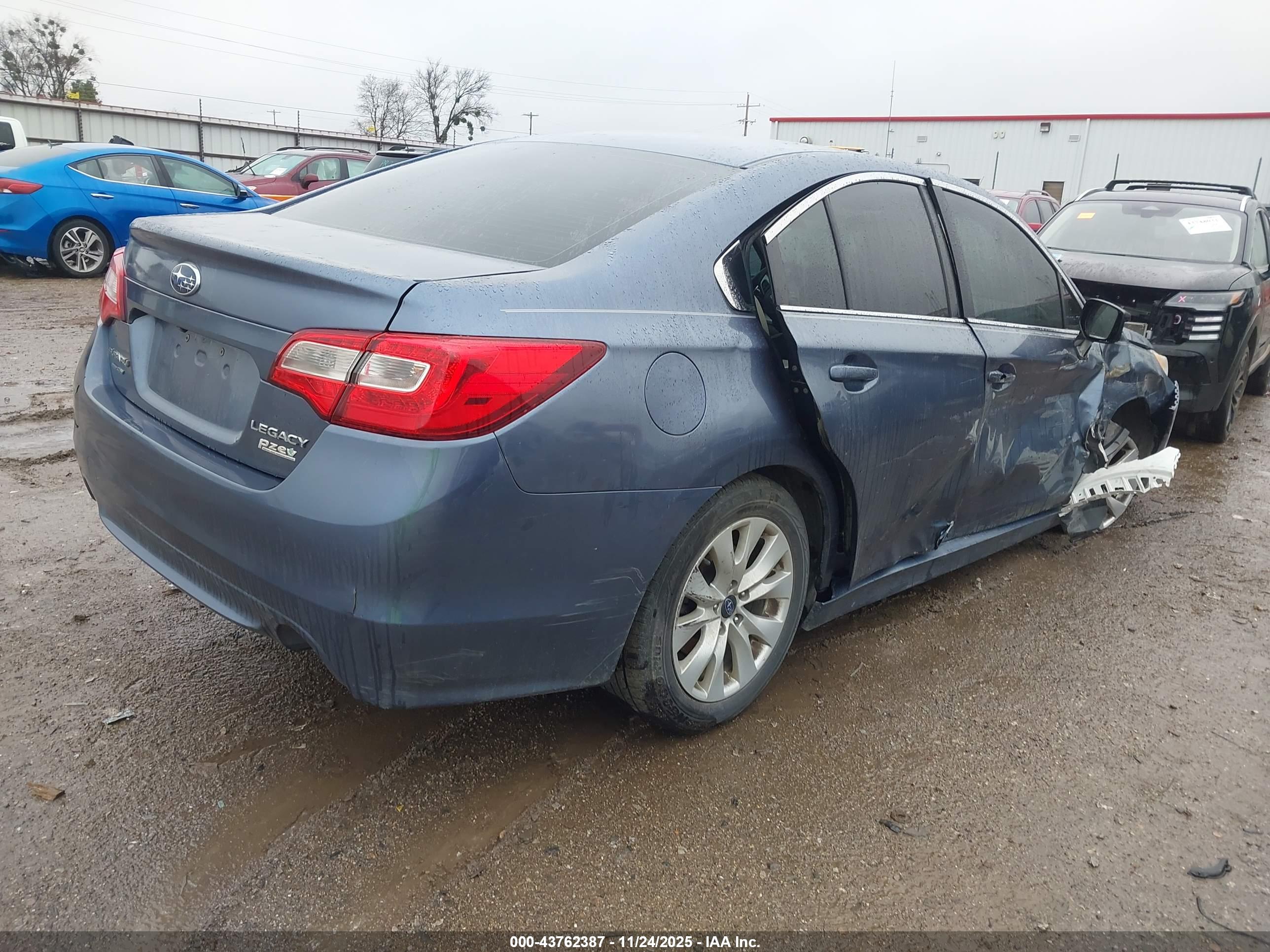 SUBARU LEGACY image 4