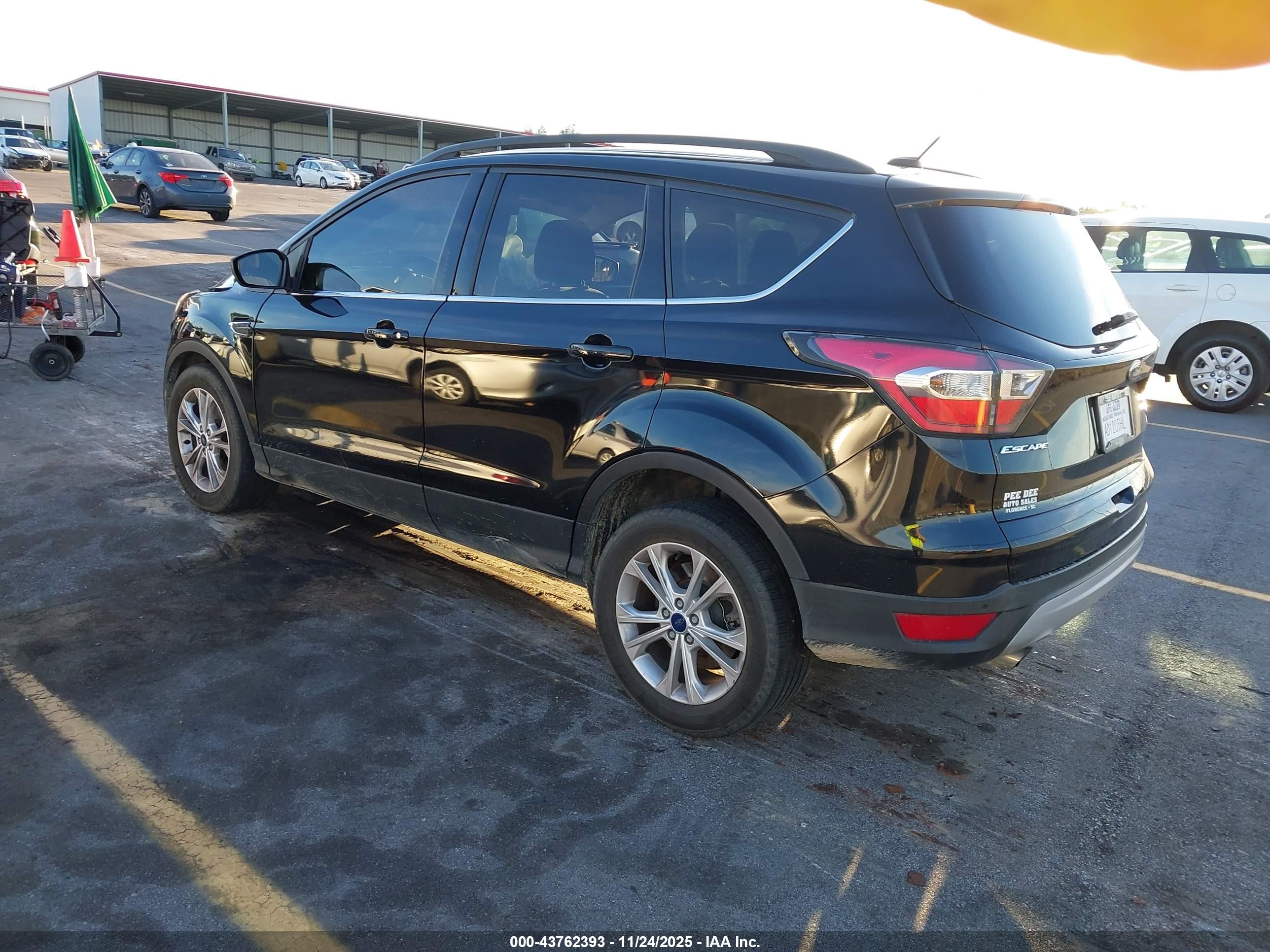 FORD ESCAPE image 3