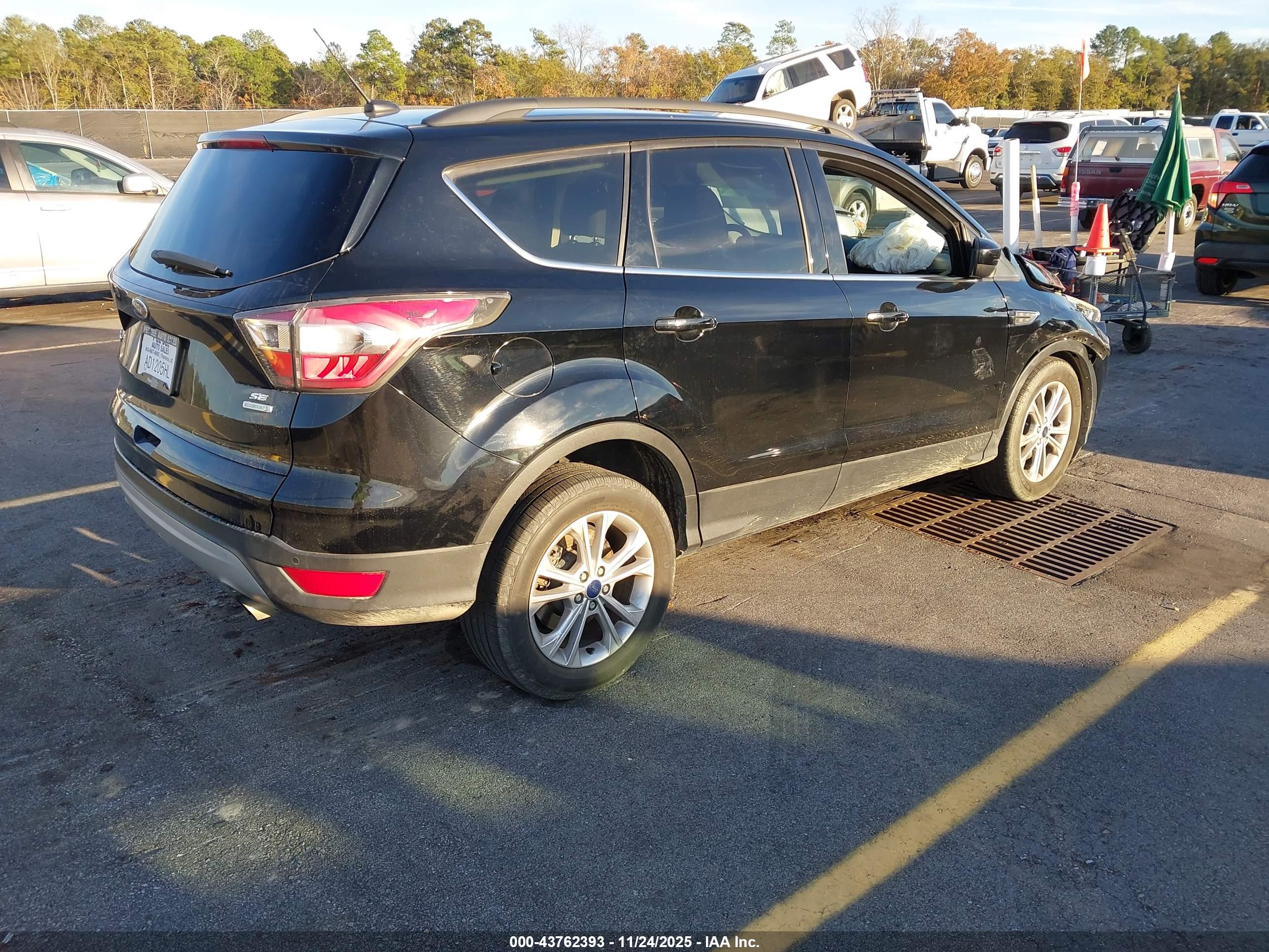 FORD ESCAPE image 4