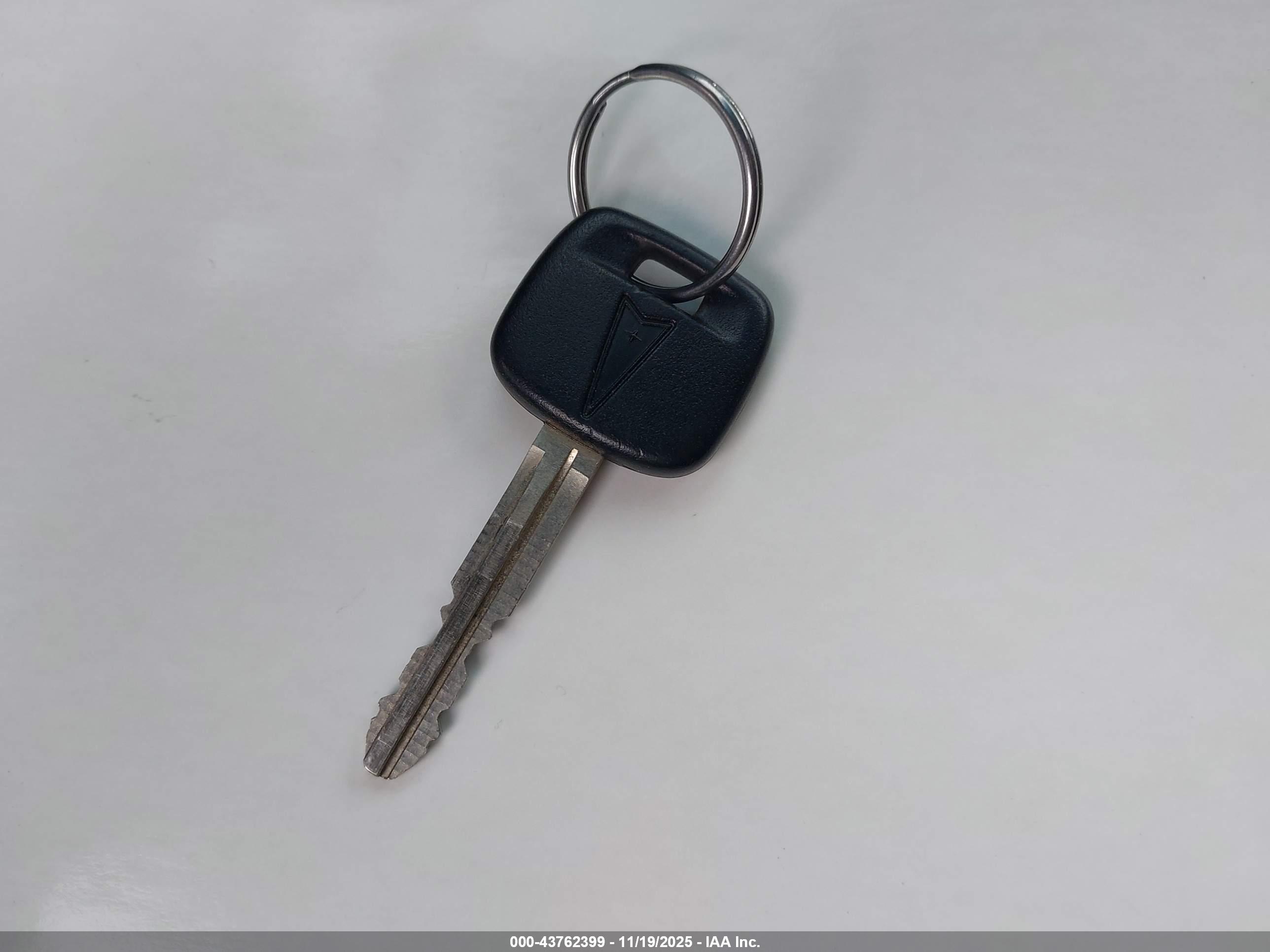 PONTIAC VIBE image 11