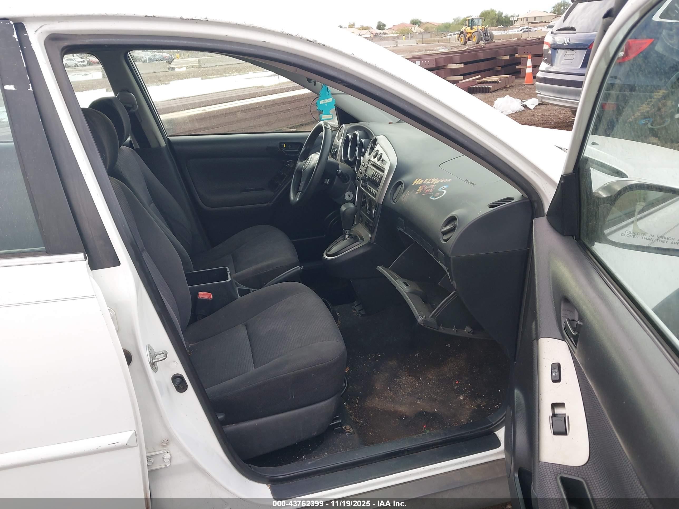 PONTIAC VIBE image 5