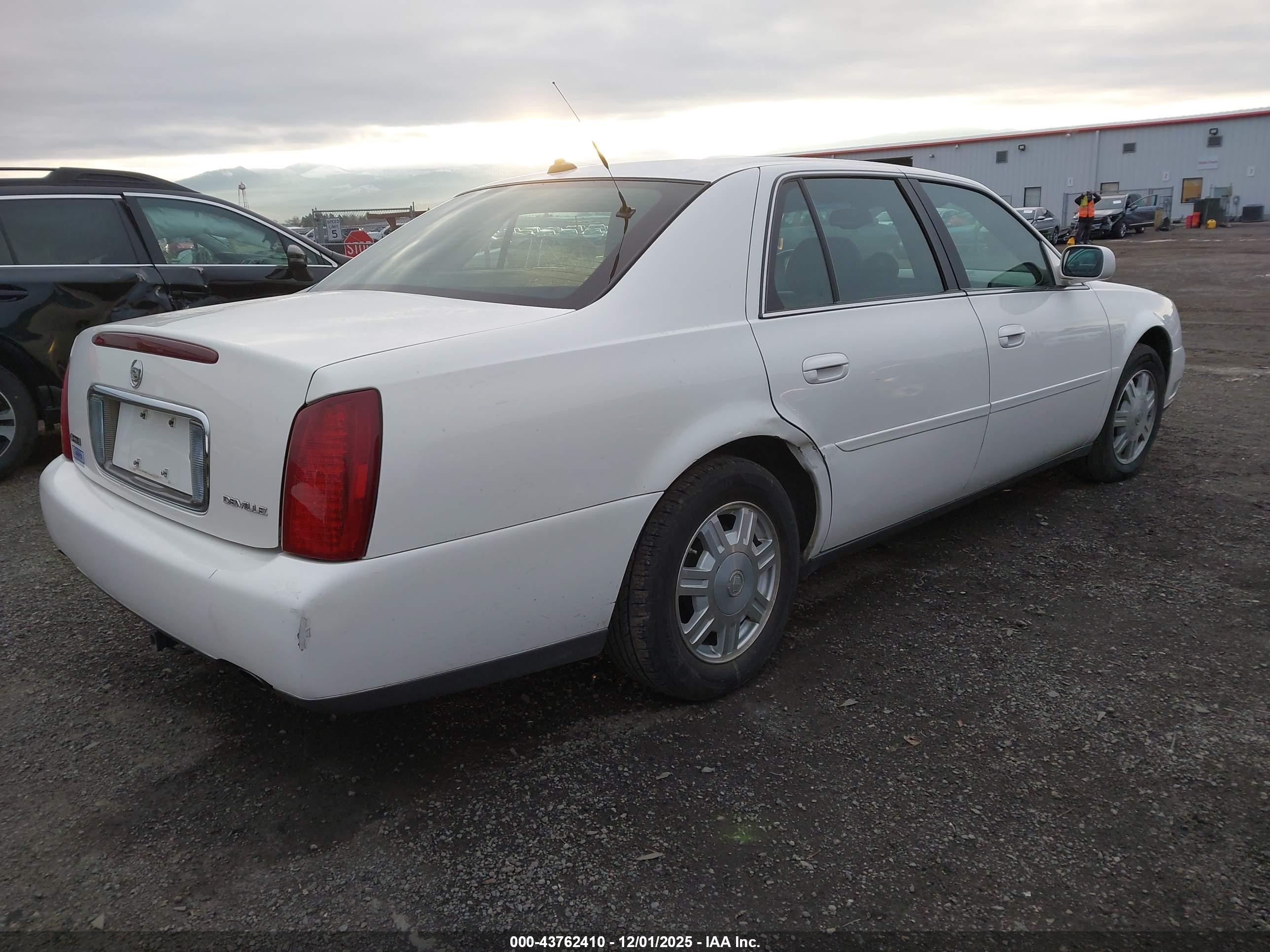 CADILLAC DEVILLE image 4