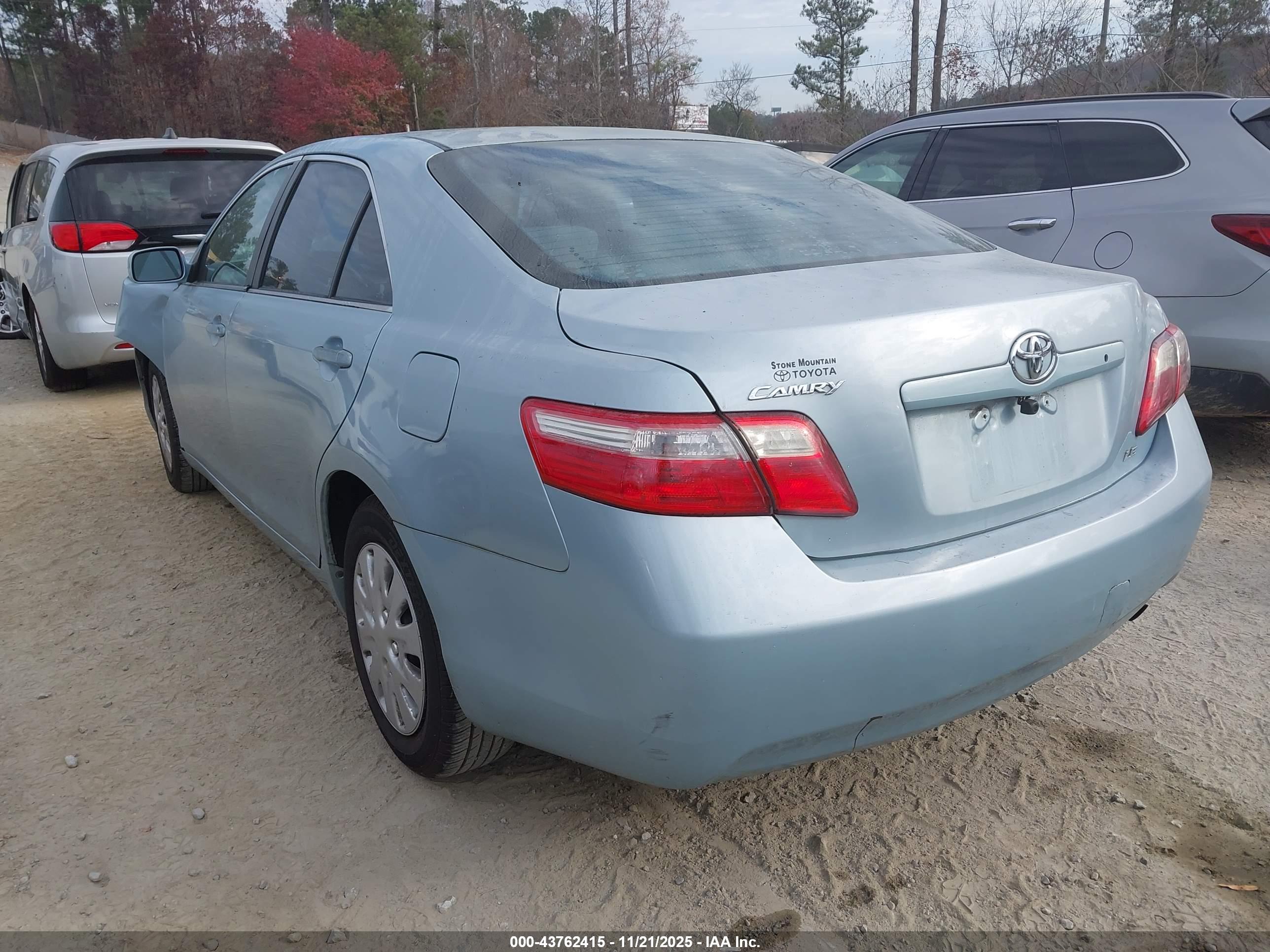 TOYOTA CAMRY image 3
