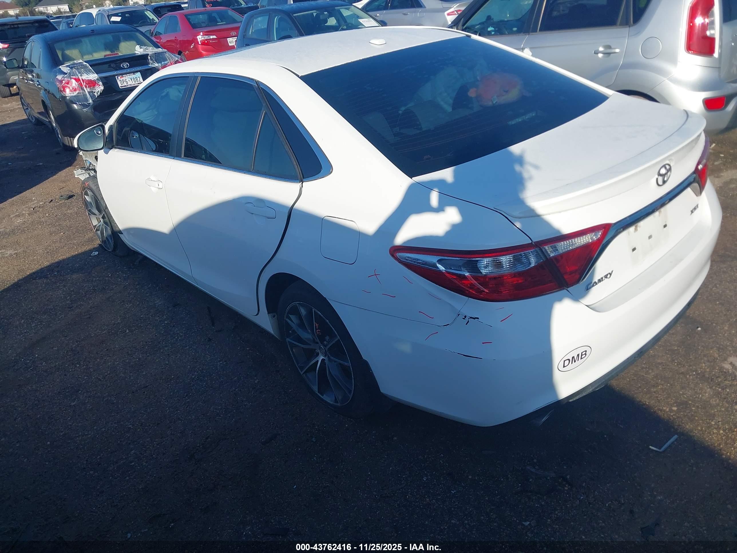 TOYOTA CAMRY image 3