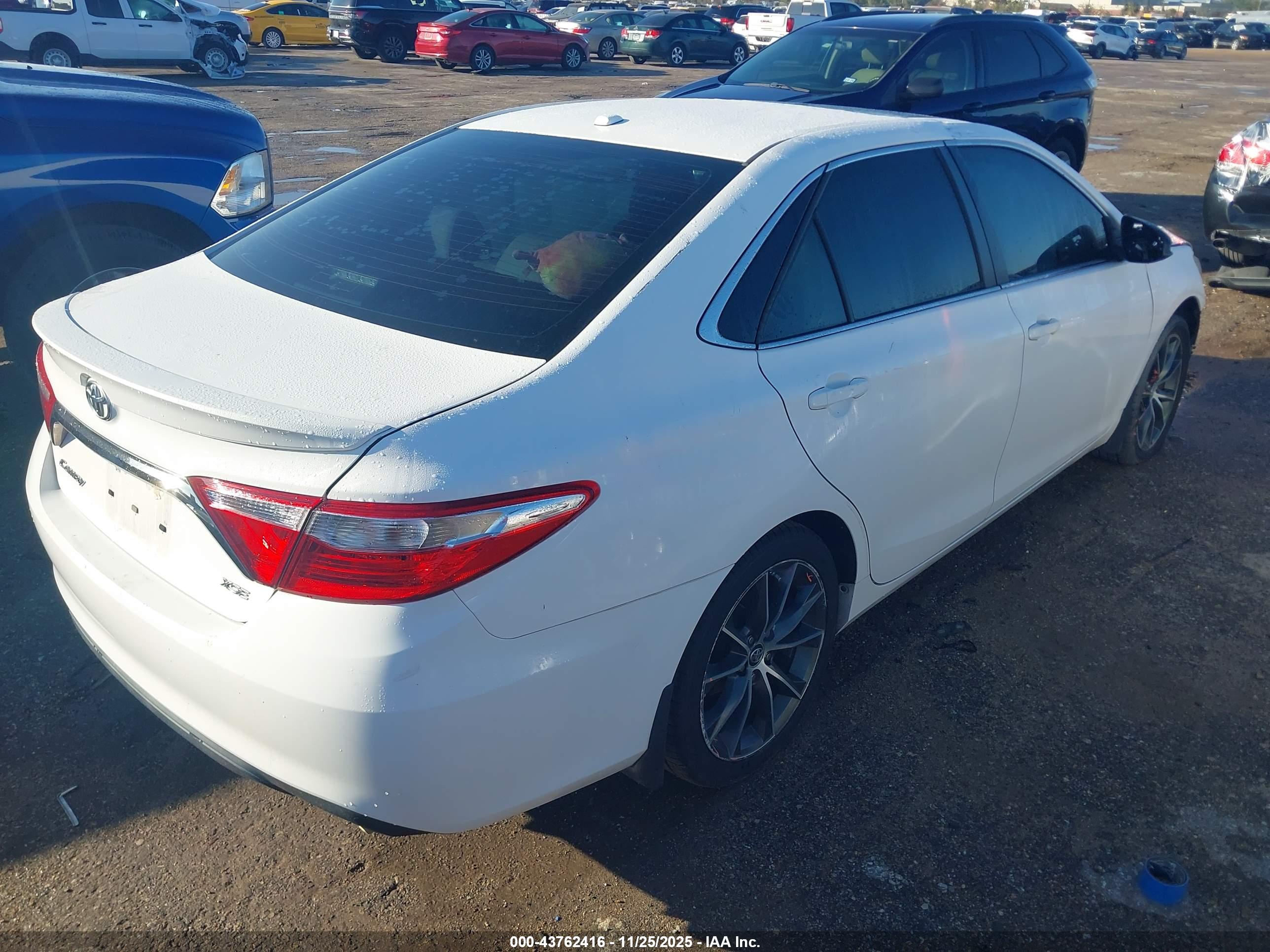 TOYOTA CAMRY image 4