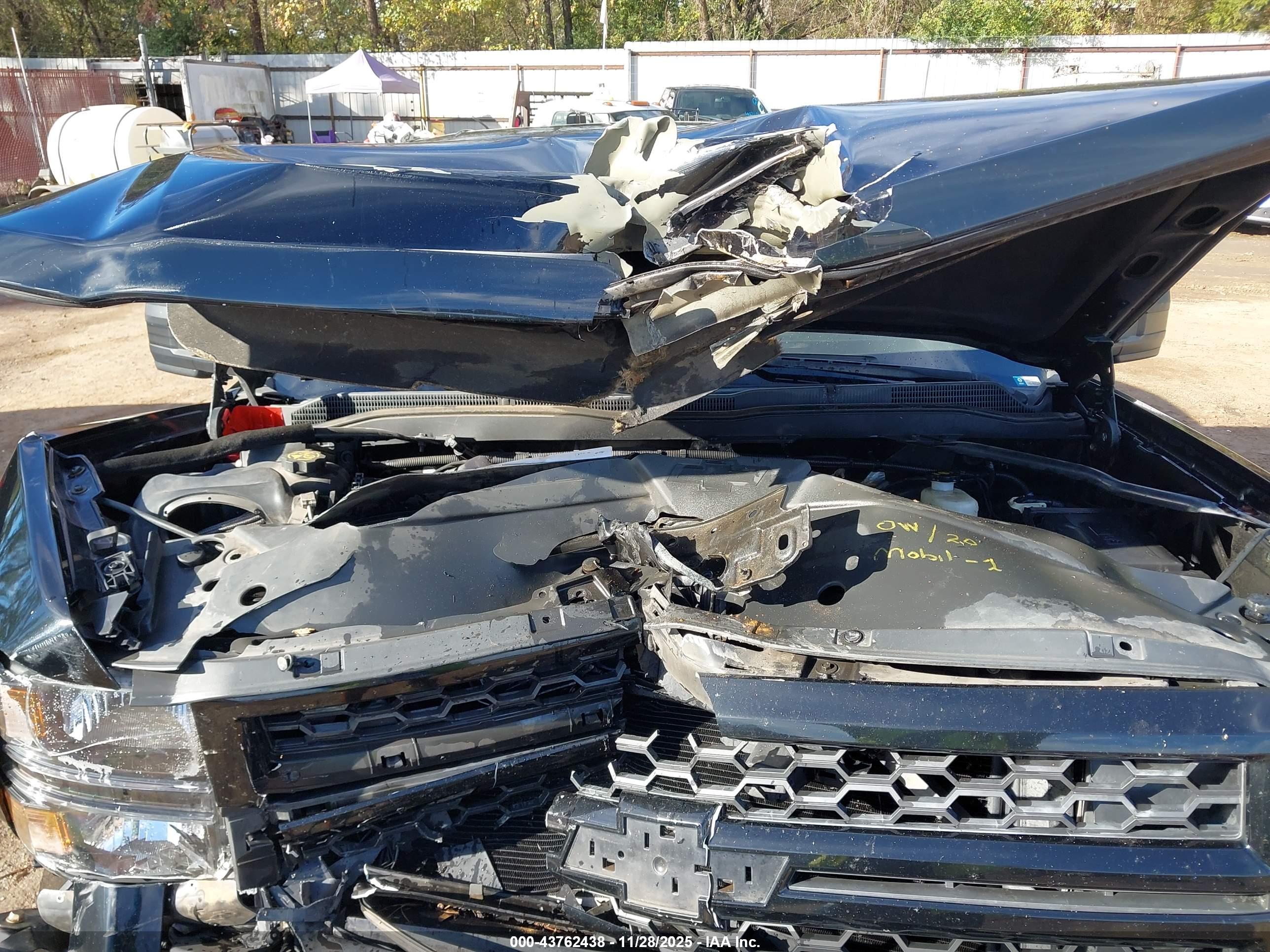 CHEVROLET SILVERADO image 10