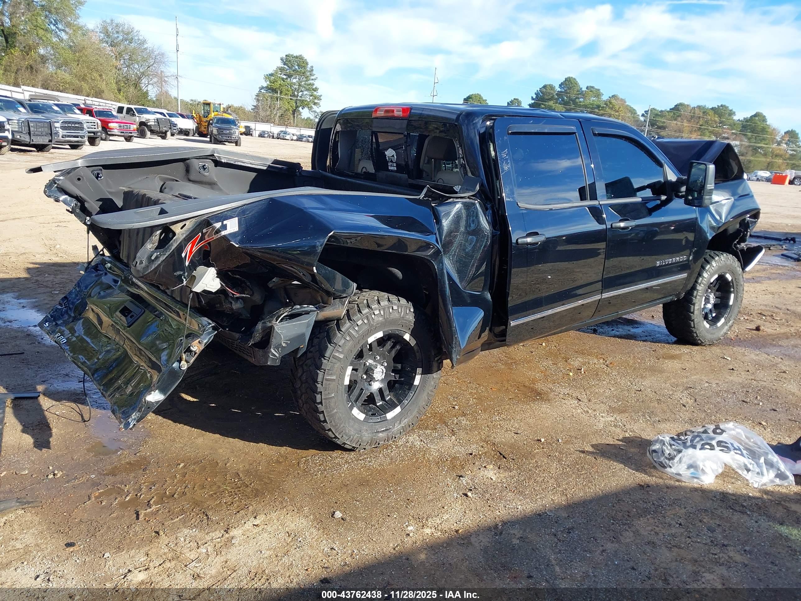 CHEVROLET SILVERADO image 4