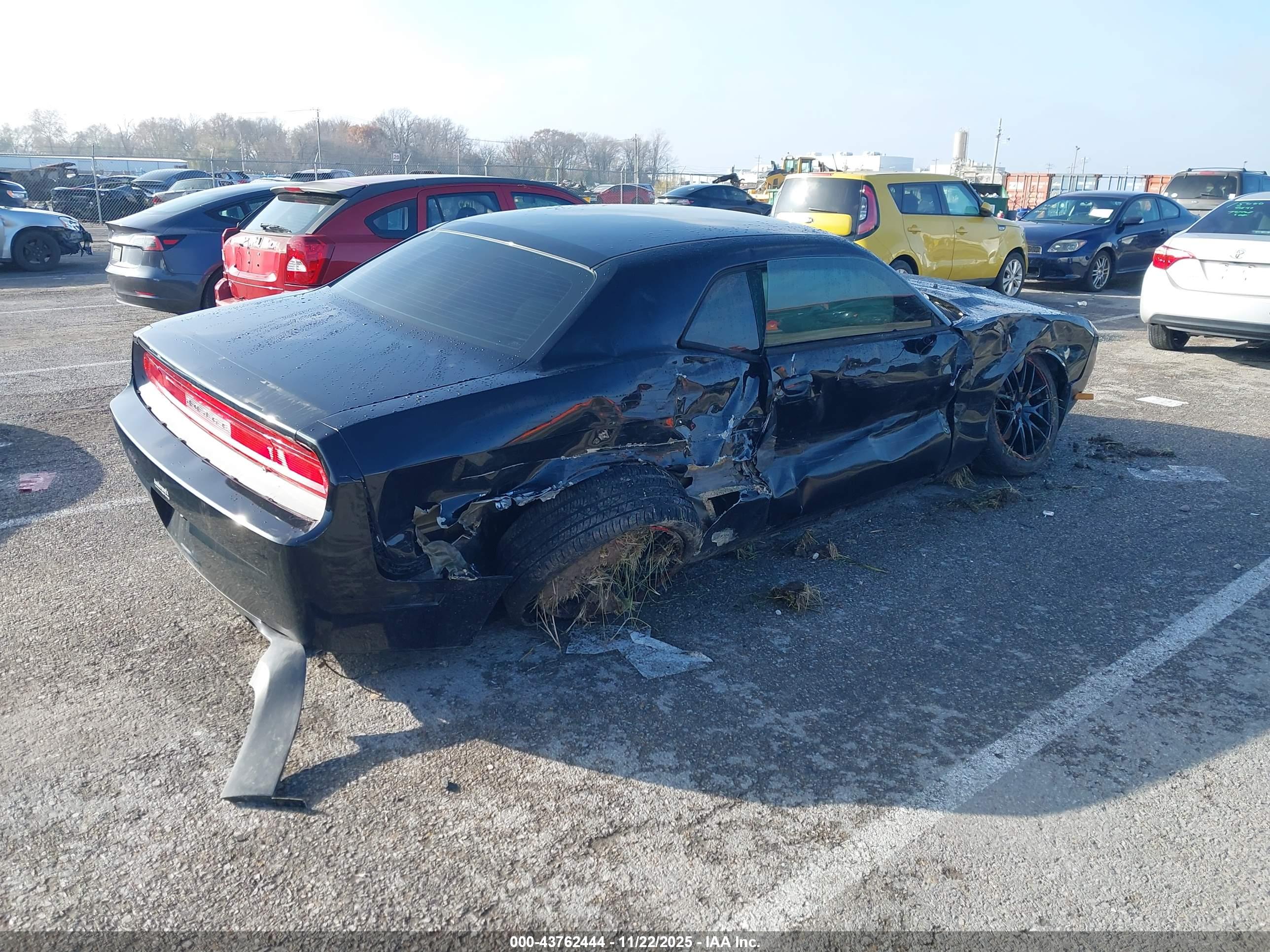 DODGE CHALLENGER image 4