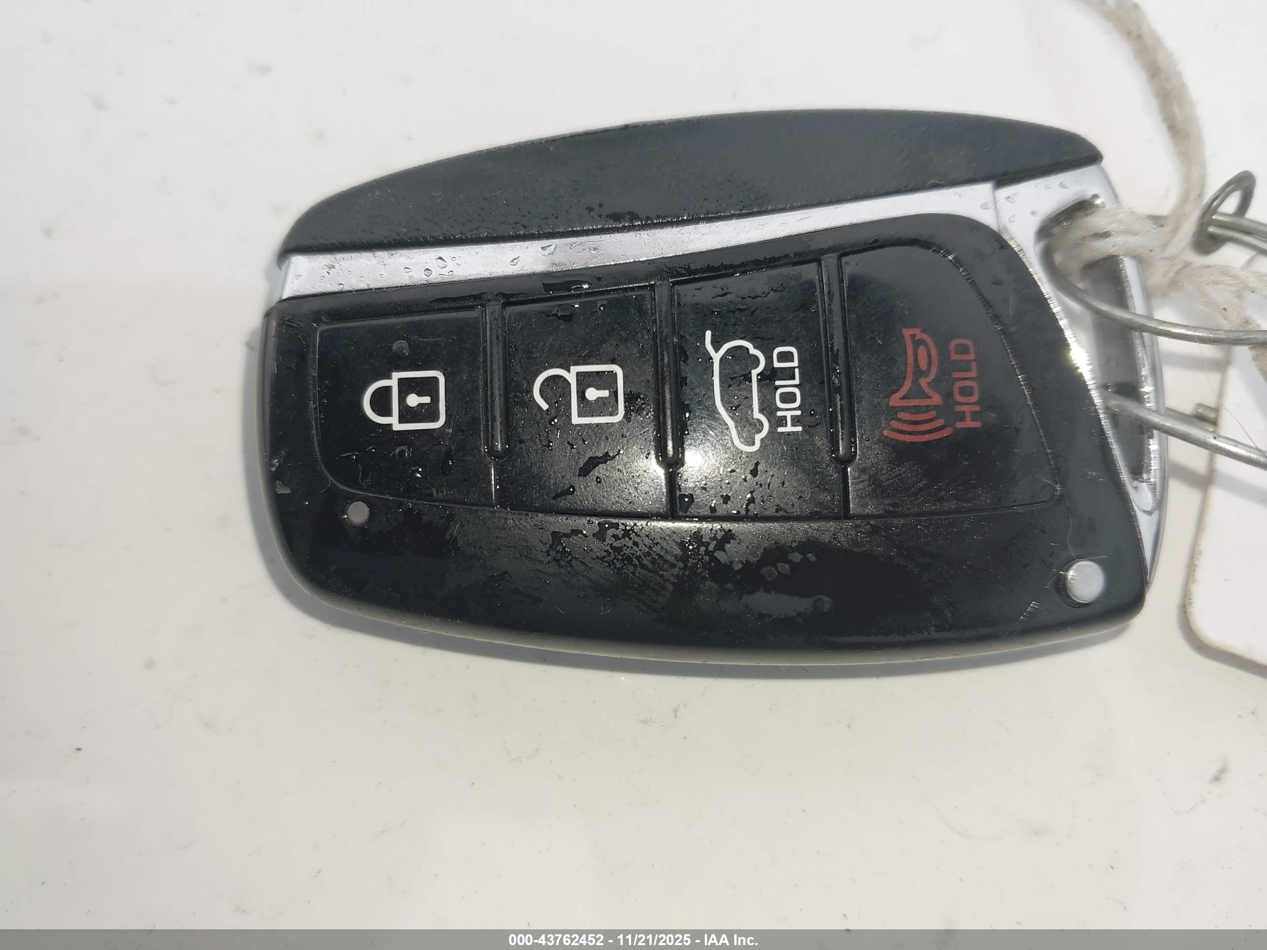 HYUNDAI SANTA image 11