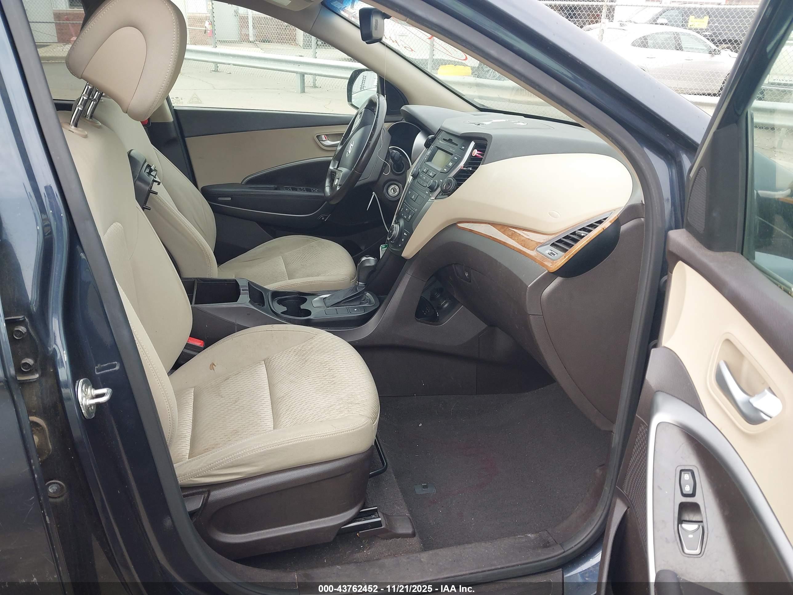 HYUNDAI SANTA image 5