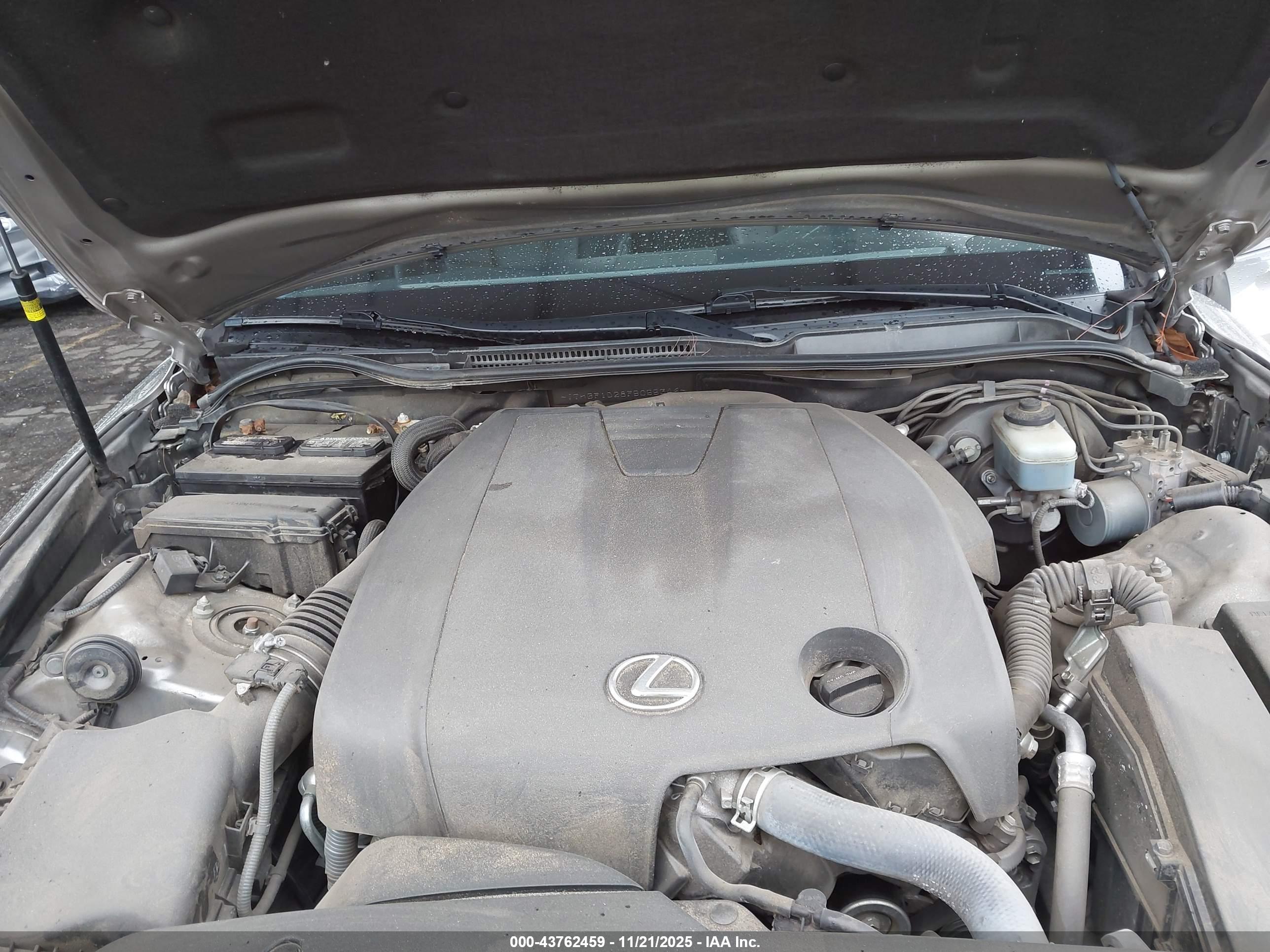 LEXUS IS image 10