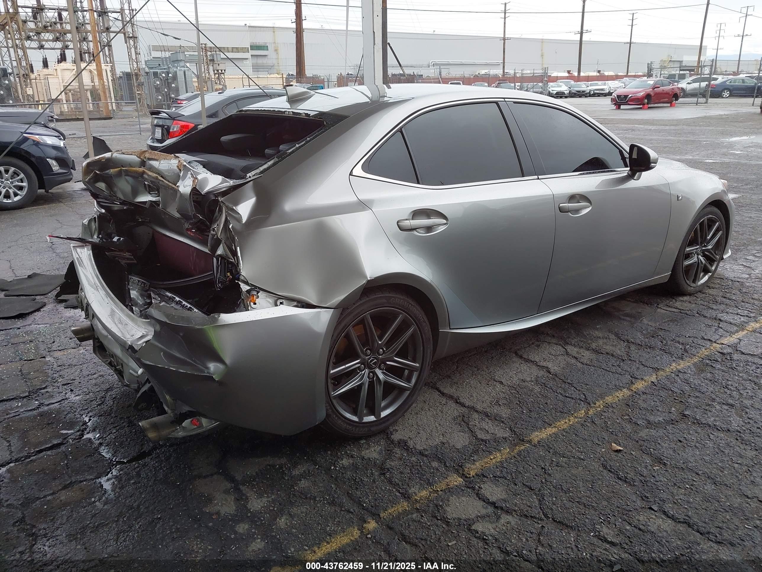 LEXUS IS image 4