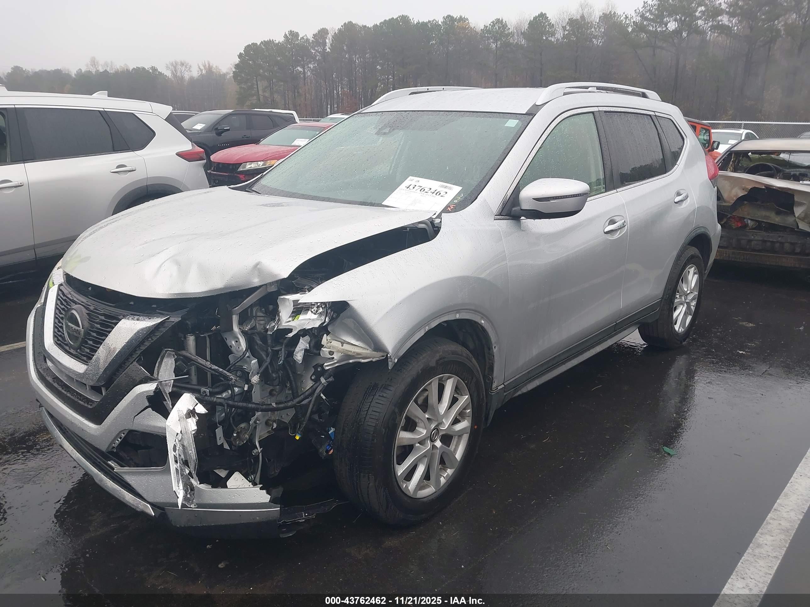 NISSAN ROGUE image 2