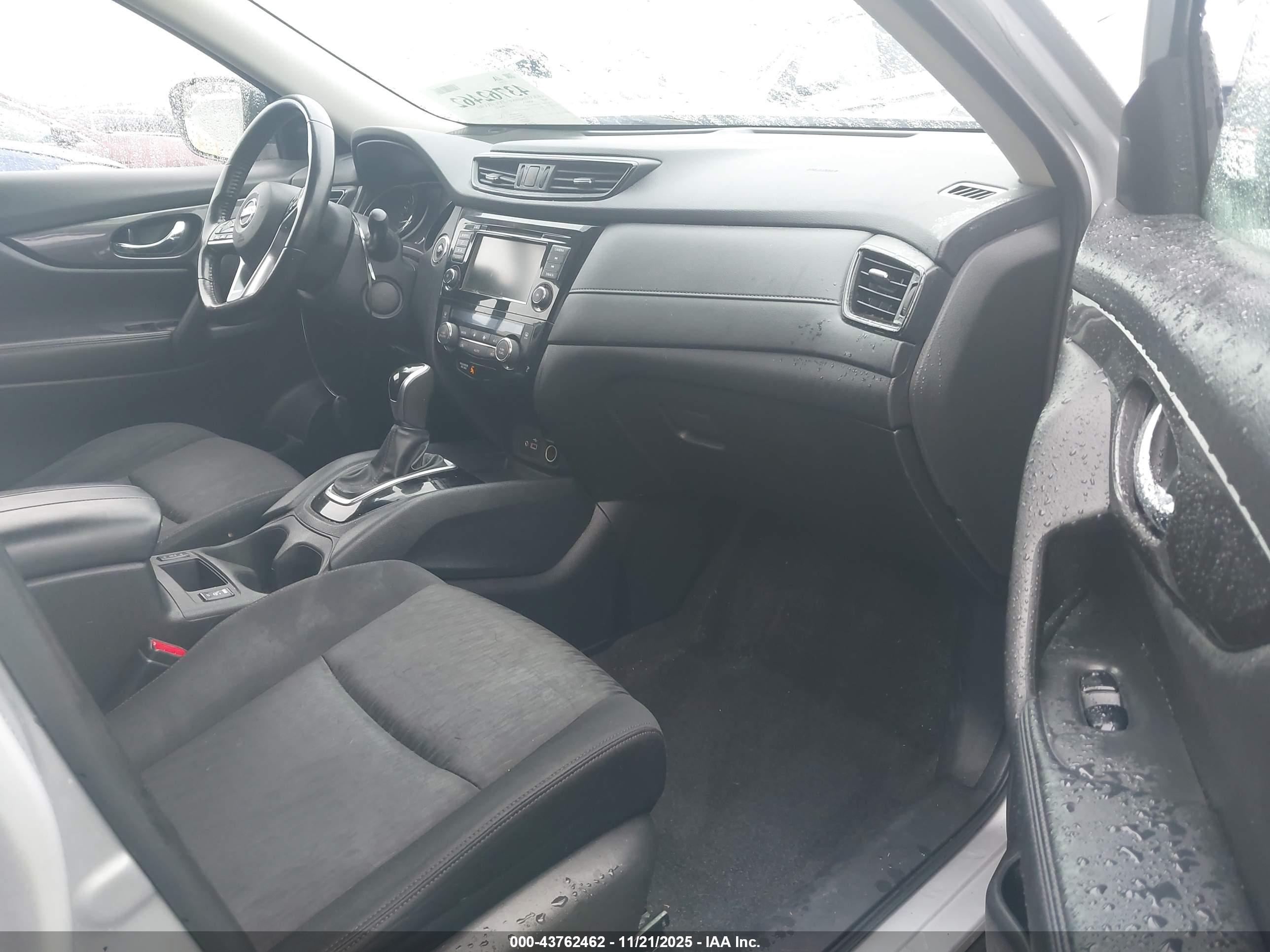 NISSAN ROGUE image 5