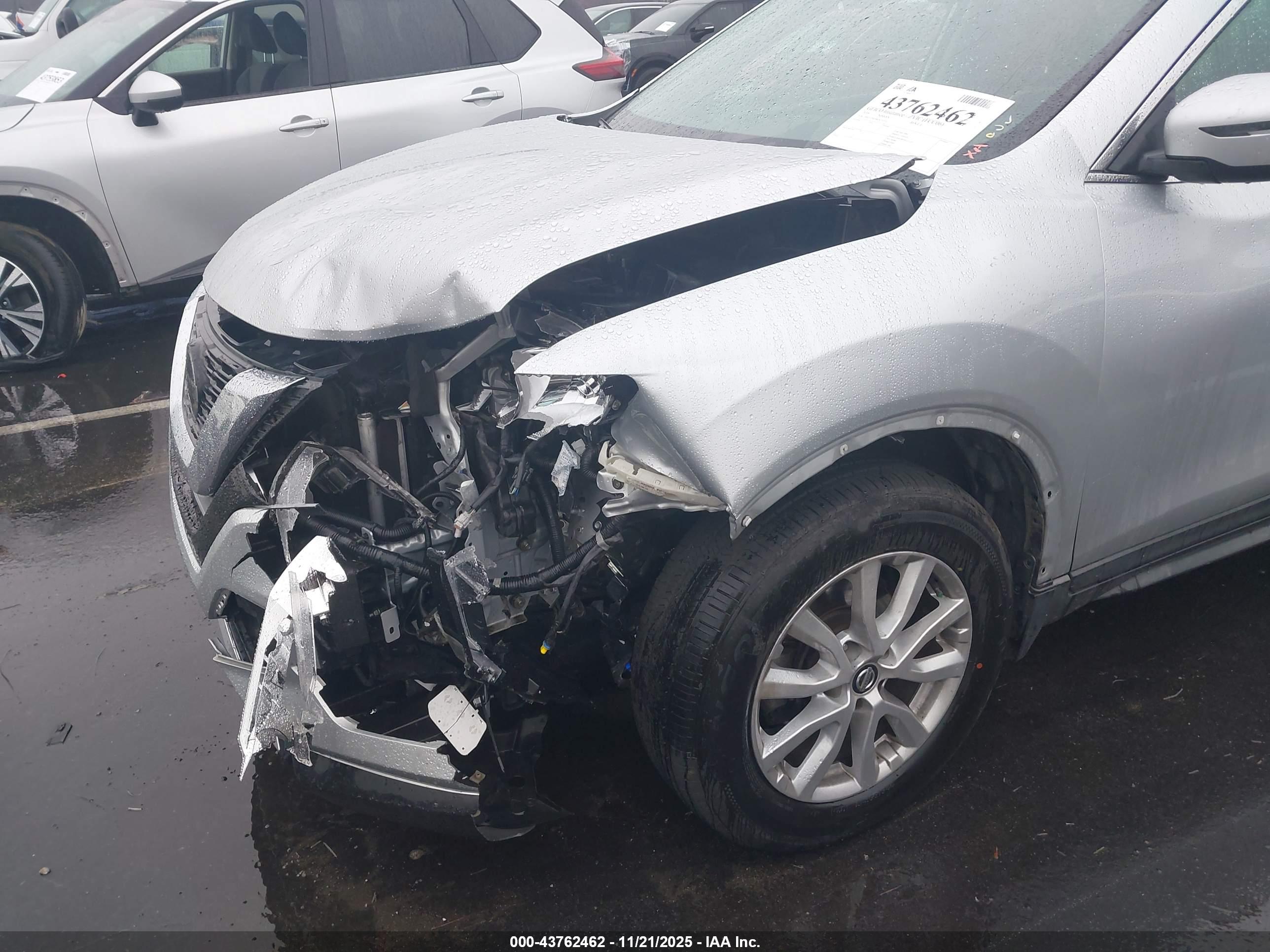 NISSAN ROGUE image 6