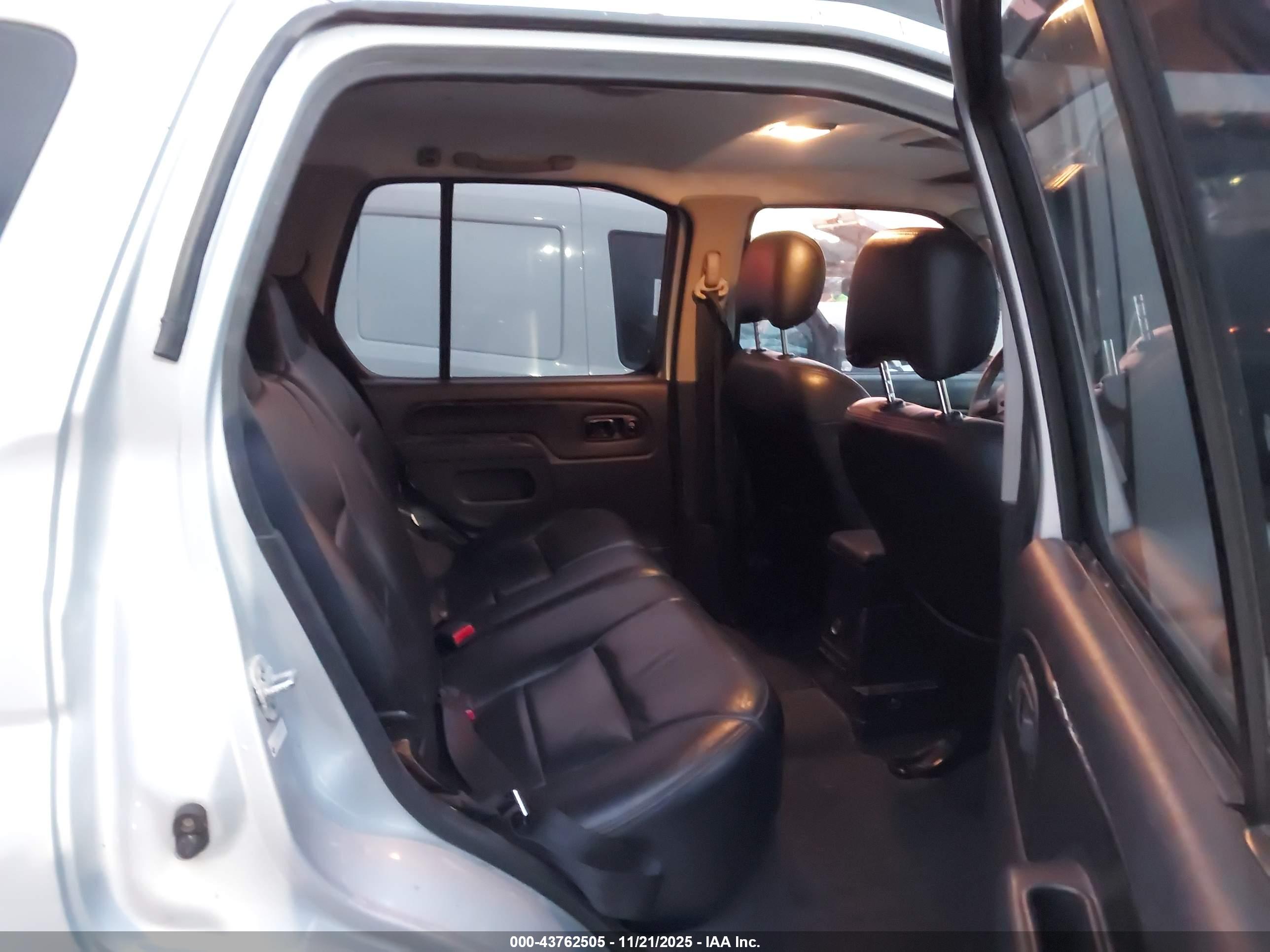 NISSAN XTERRA image 8