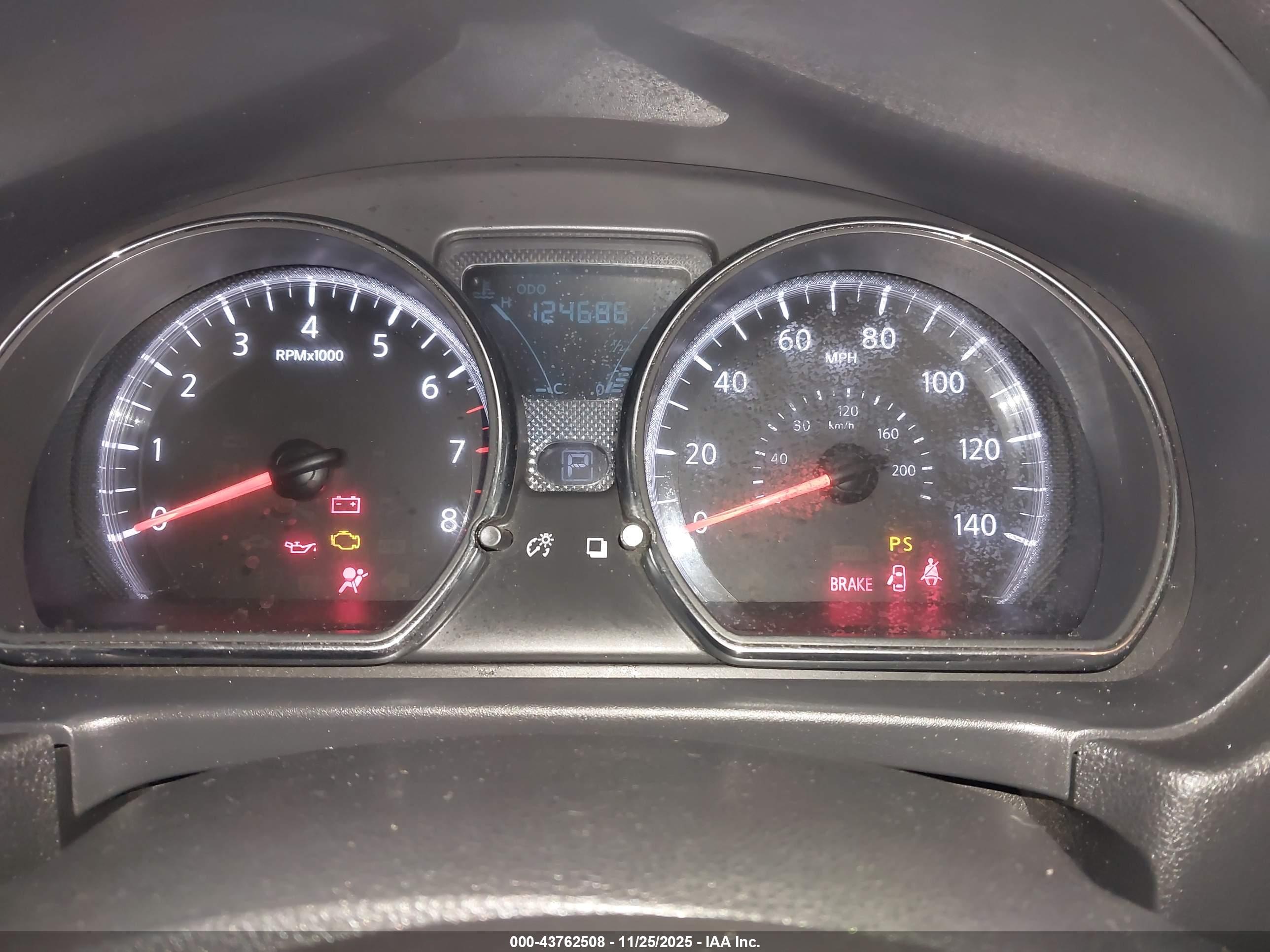 NISSAN VERSA image 7