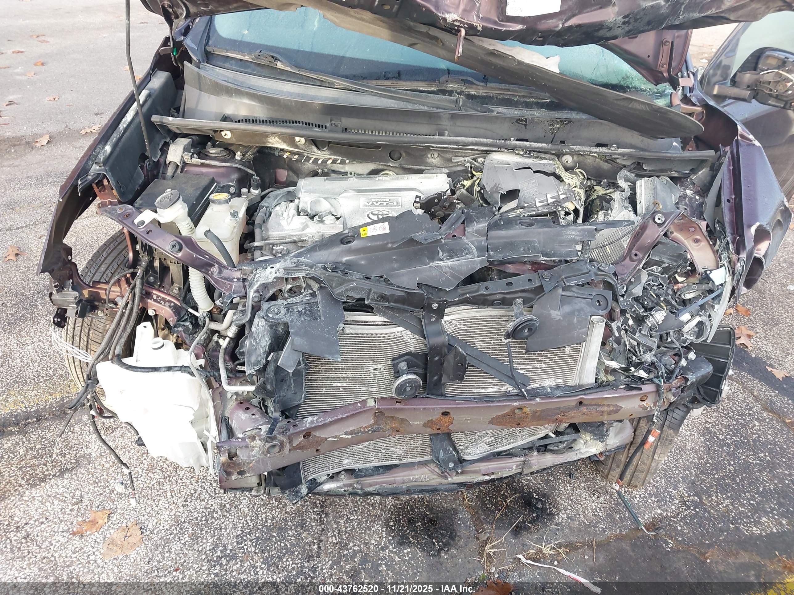 TOYOTA RAV4 image 10