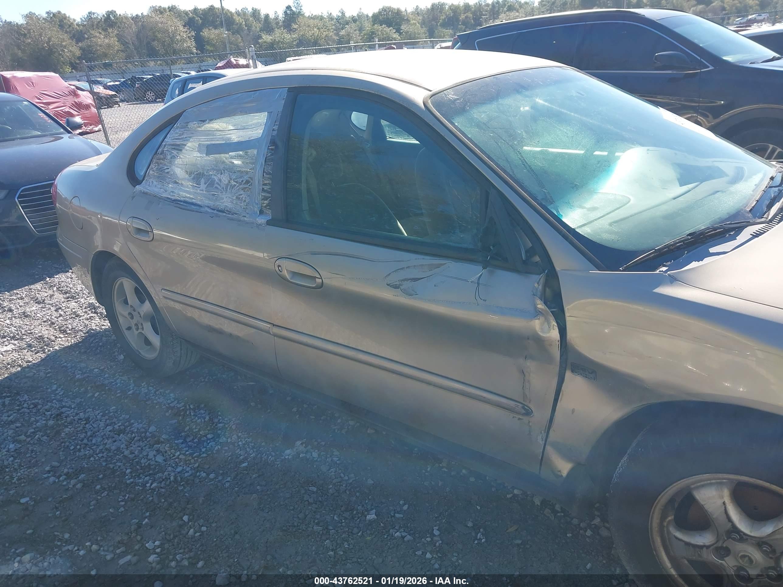 FORD TAURUS image 6