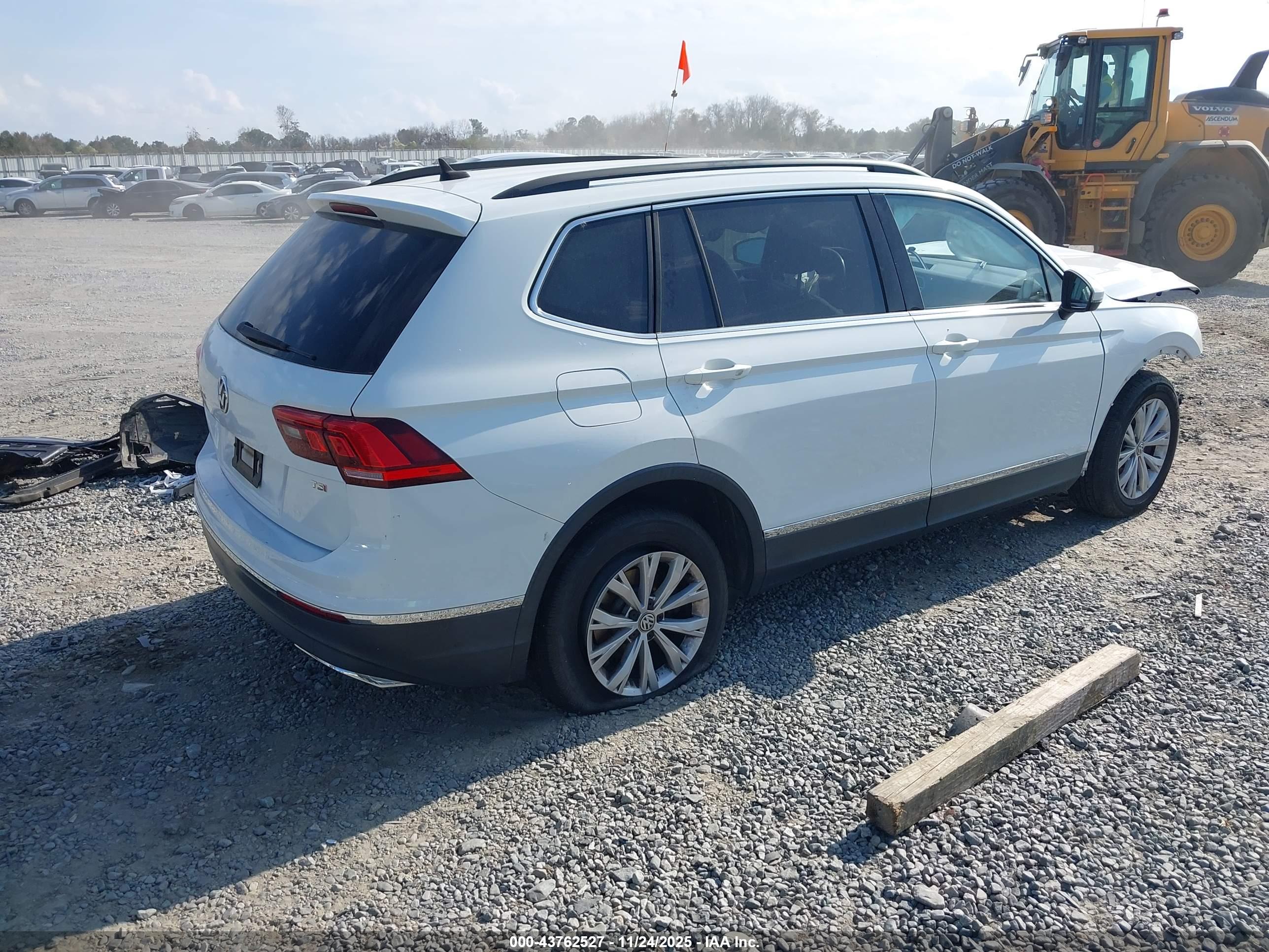 VOLKSWAGEN TIGUAN image 4